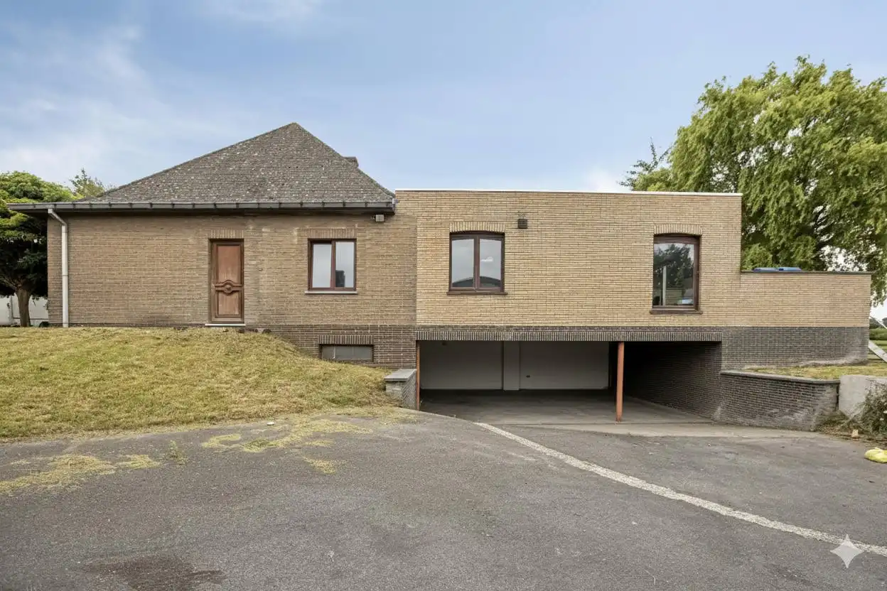 alfopen bebouwing met 3 slaapkamers op een ruim perceel in Gits! foto 12