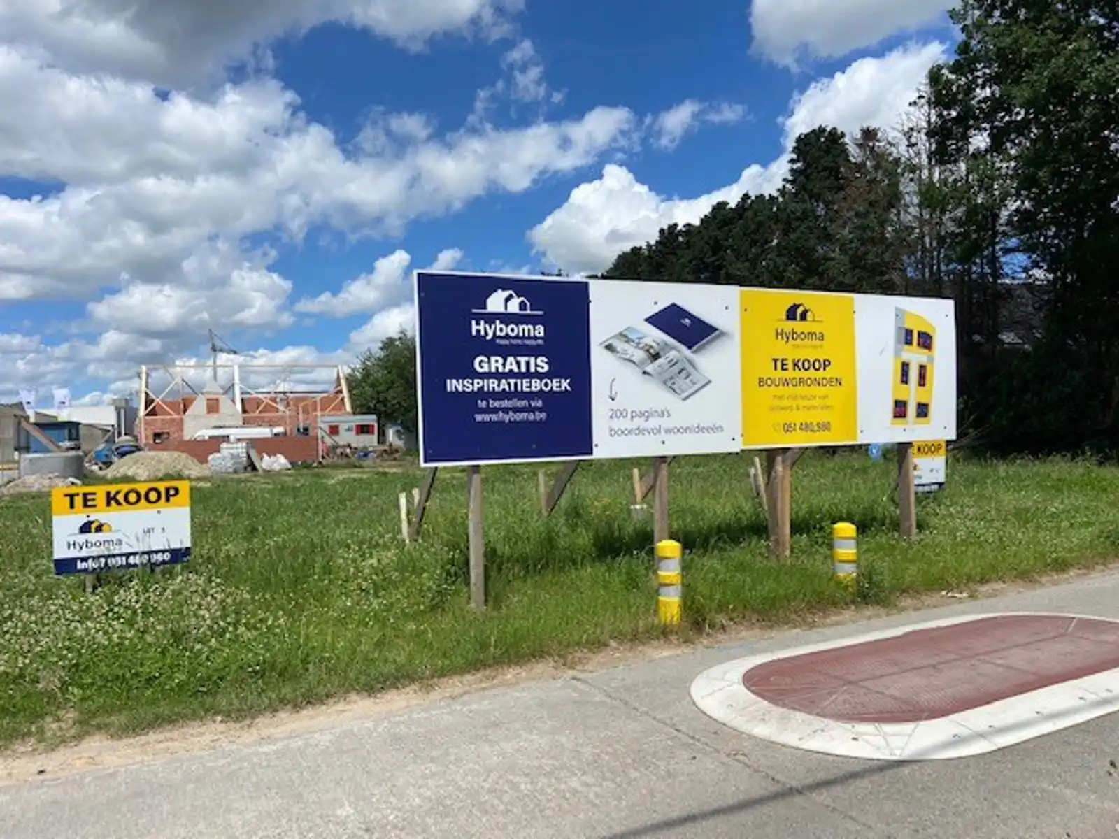 Villaperceel foto {{pictureIndex}}