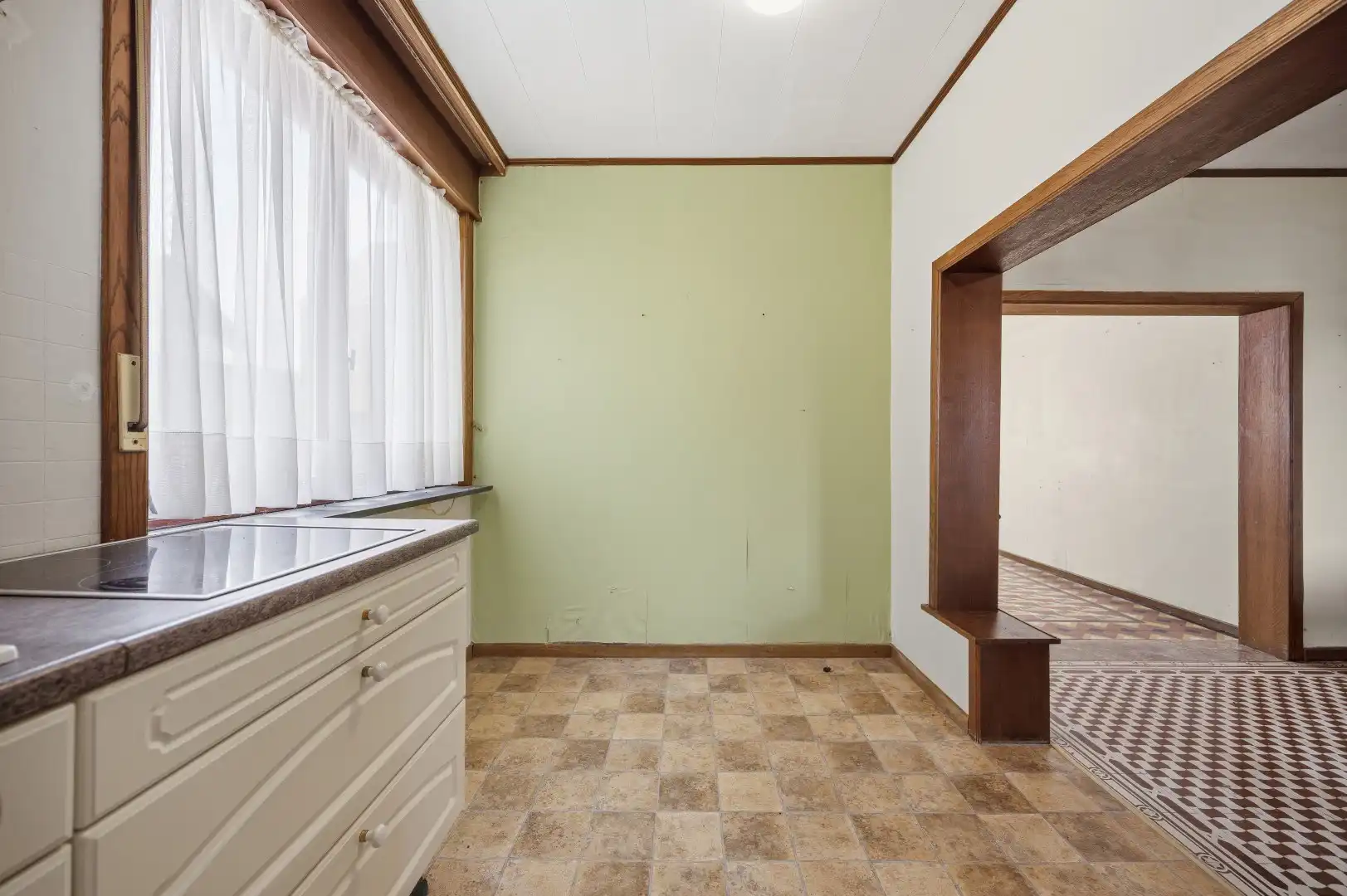 Te renoveren HOB met 4 slpks, tuin, terras en garage in Linter  foto 6