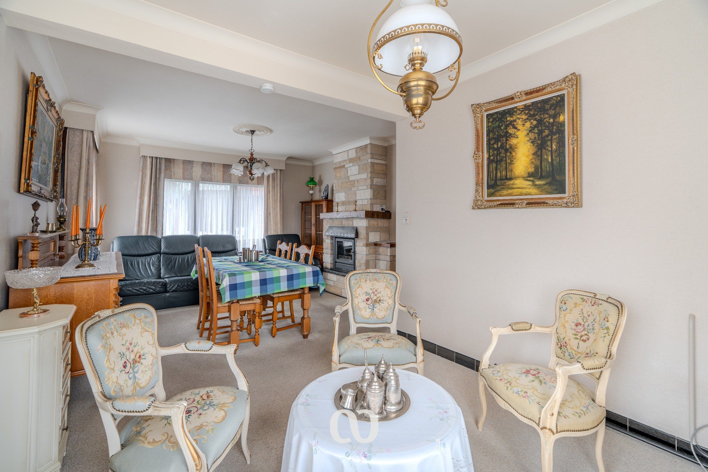 Alleenstaande woning met tuin en prachtig uitzicht in Huise foto 3