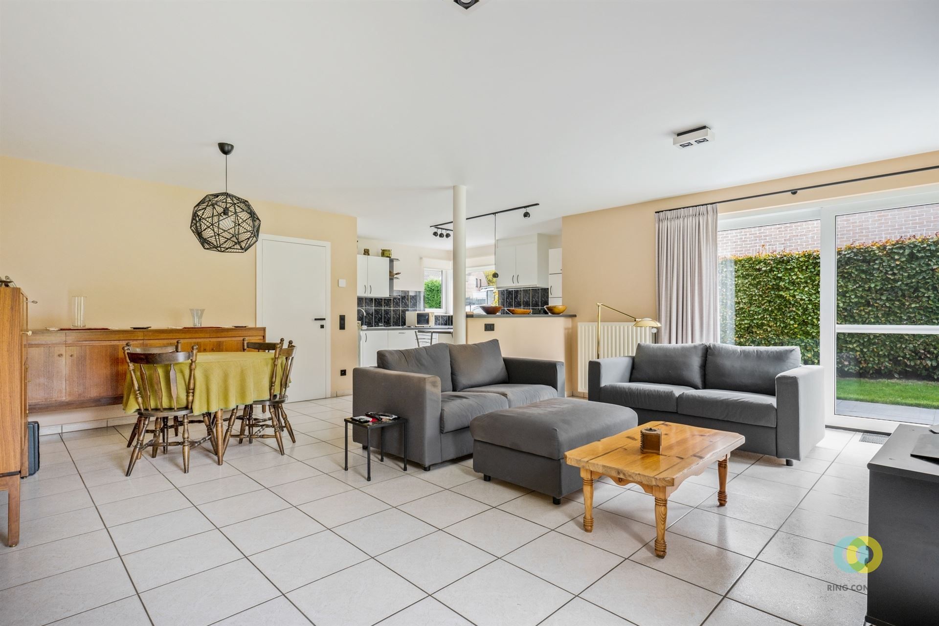 Goed onderhoud HOB met autostaanplaats foto 2