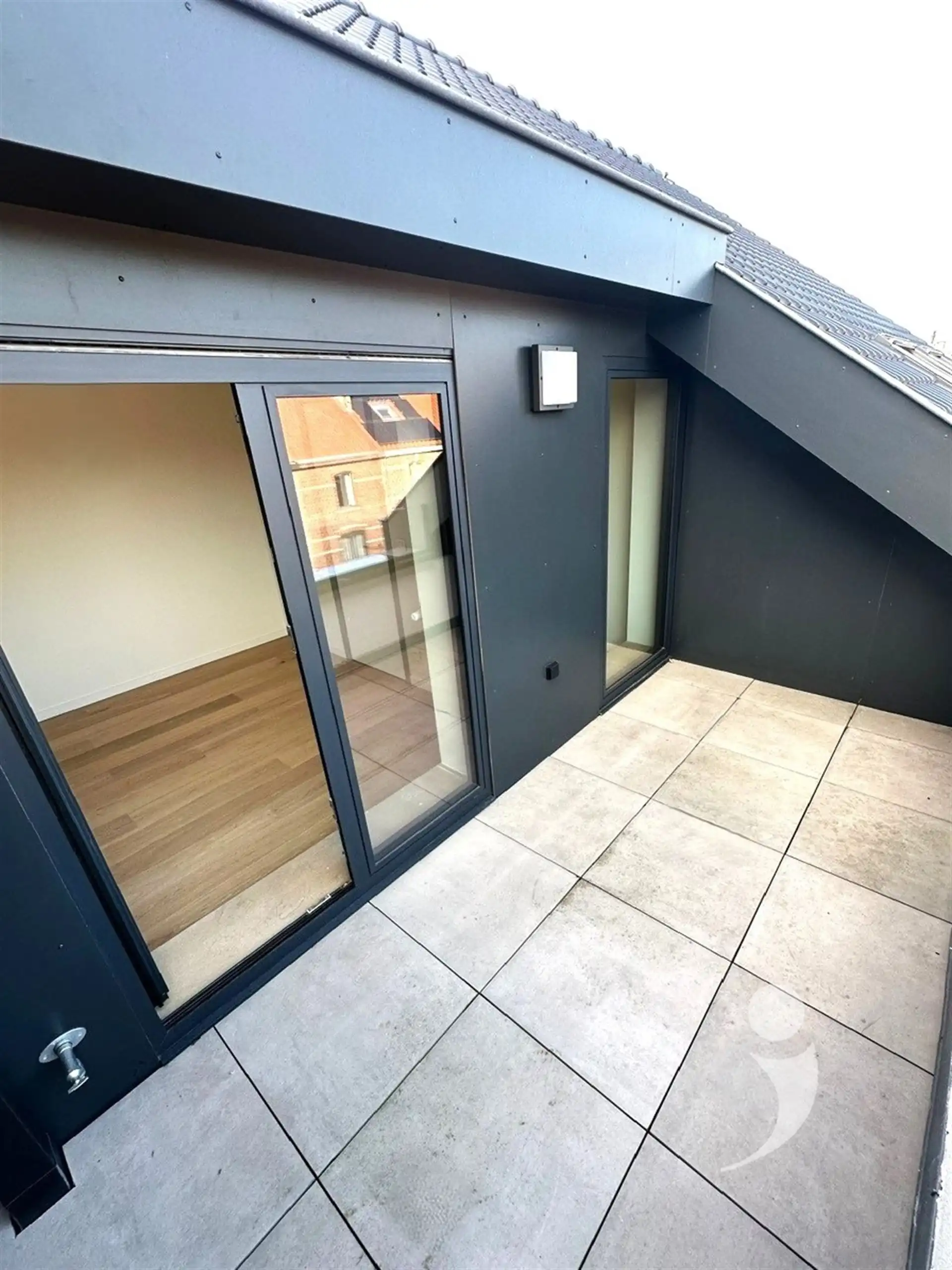 Knap vernieuwbouwappartement foto 8