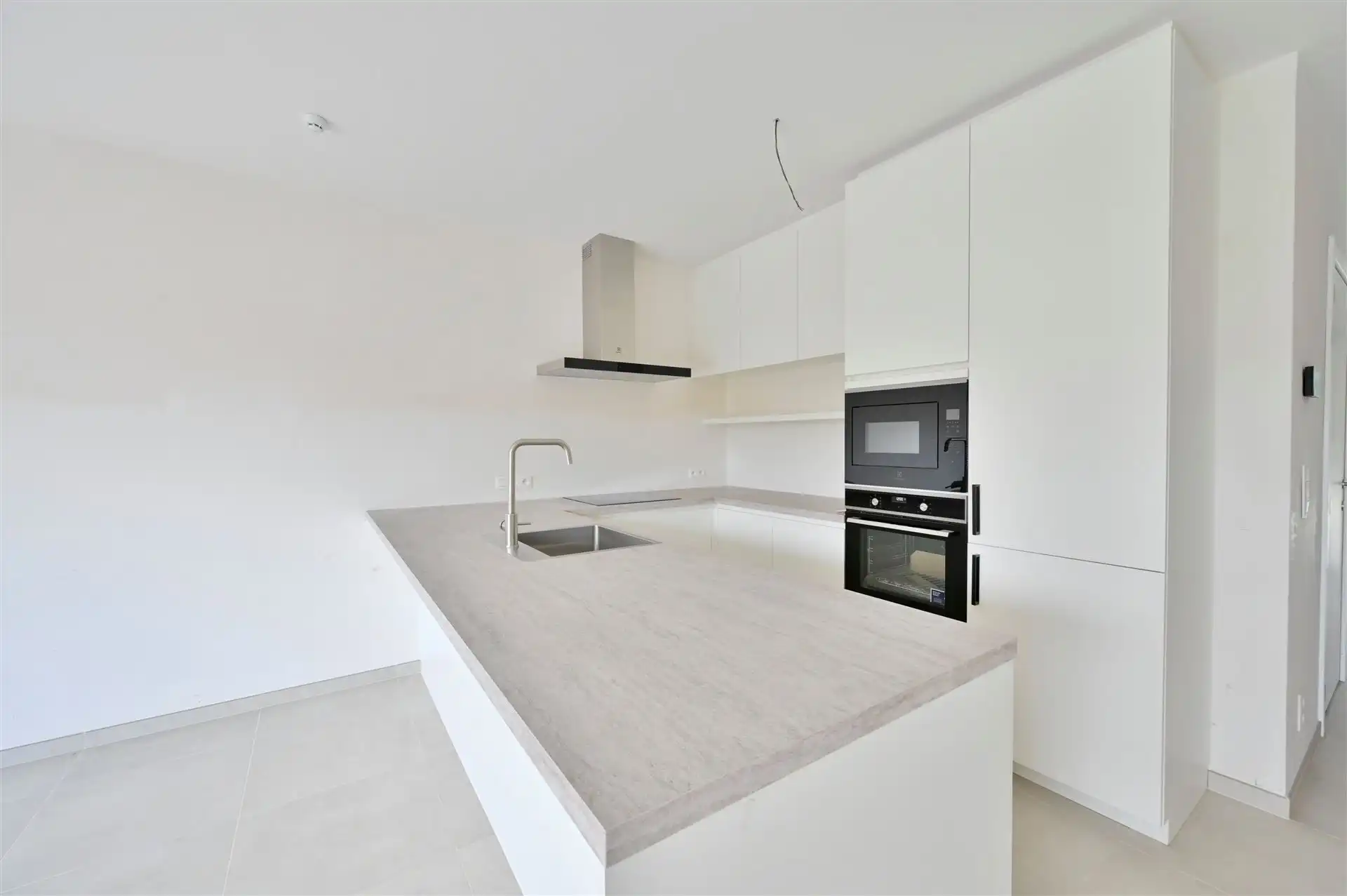 Moderne nieuwbouwwoning met 4 slpk en zonnige tuin foto 8