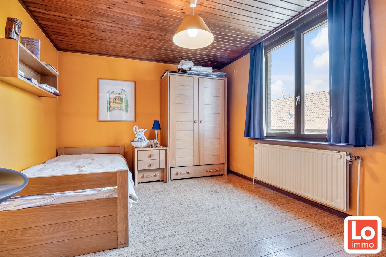 Prachtige eigendom op 1774m² met ruime garage/magazijn en 5 slaapkamers foto 14