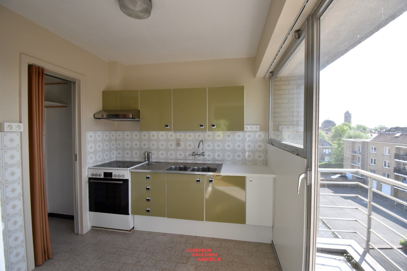 Appartement met 2 slaapkamers en garage te Christus Koning foto 6