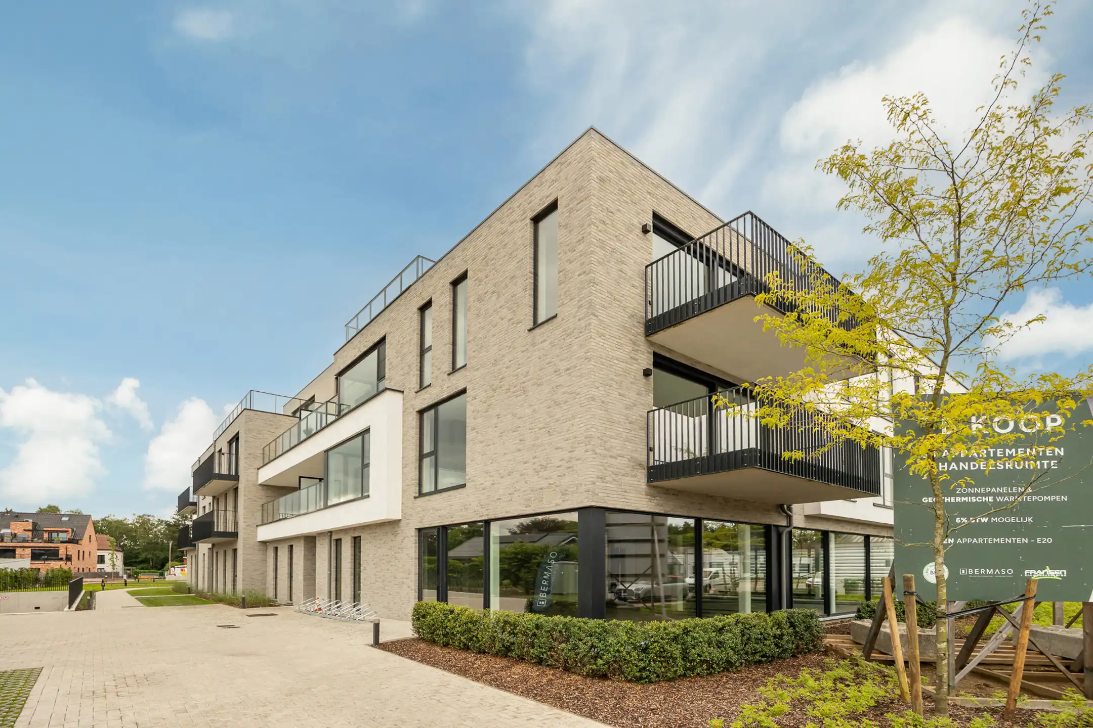 Ruim gelijkvloers nieuwbouwappartement met 3 slaapkamers foto 17