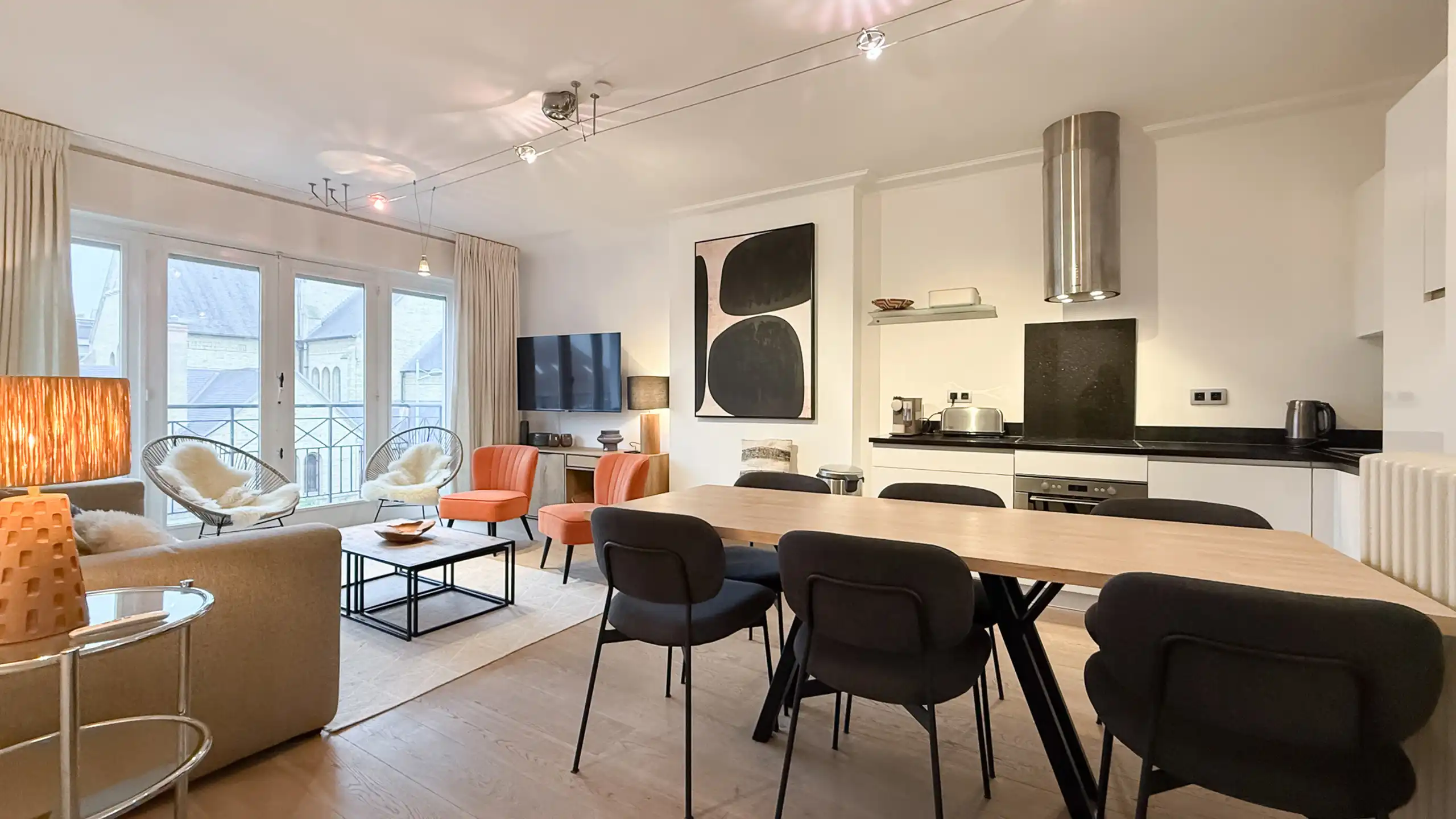 Zonnig appartement met open uitzicht op de Heilig Hartkerk foto 8