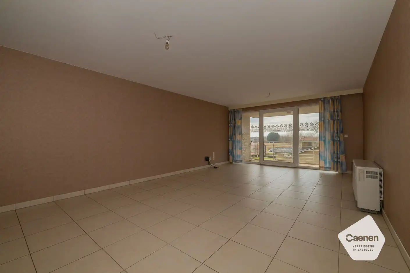 Ruim woonappartement in goede staat foto 9