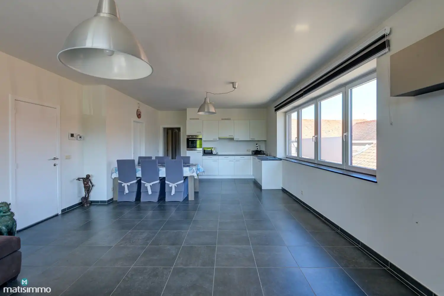 INSTAPKLAAR APPARTEMENT MET 2 SLAAPKAMERS EN AUTOSTAANPLAATS TE RIEMST foto 4