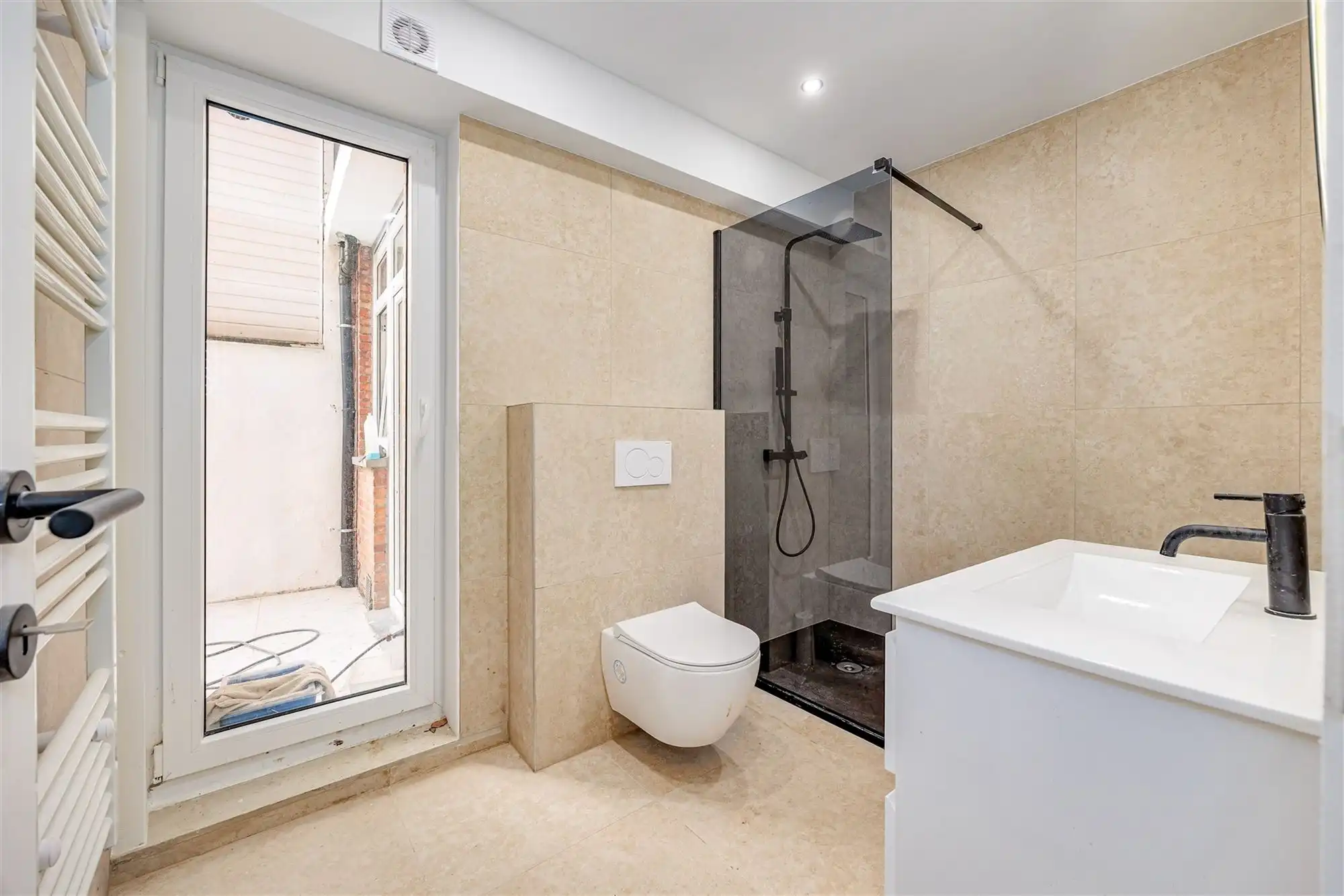 Gelijkvloers instapklaar appartement met tuin foto 7