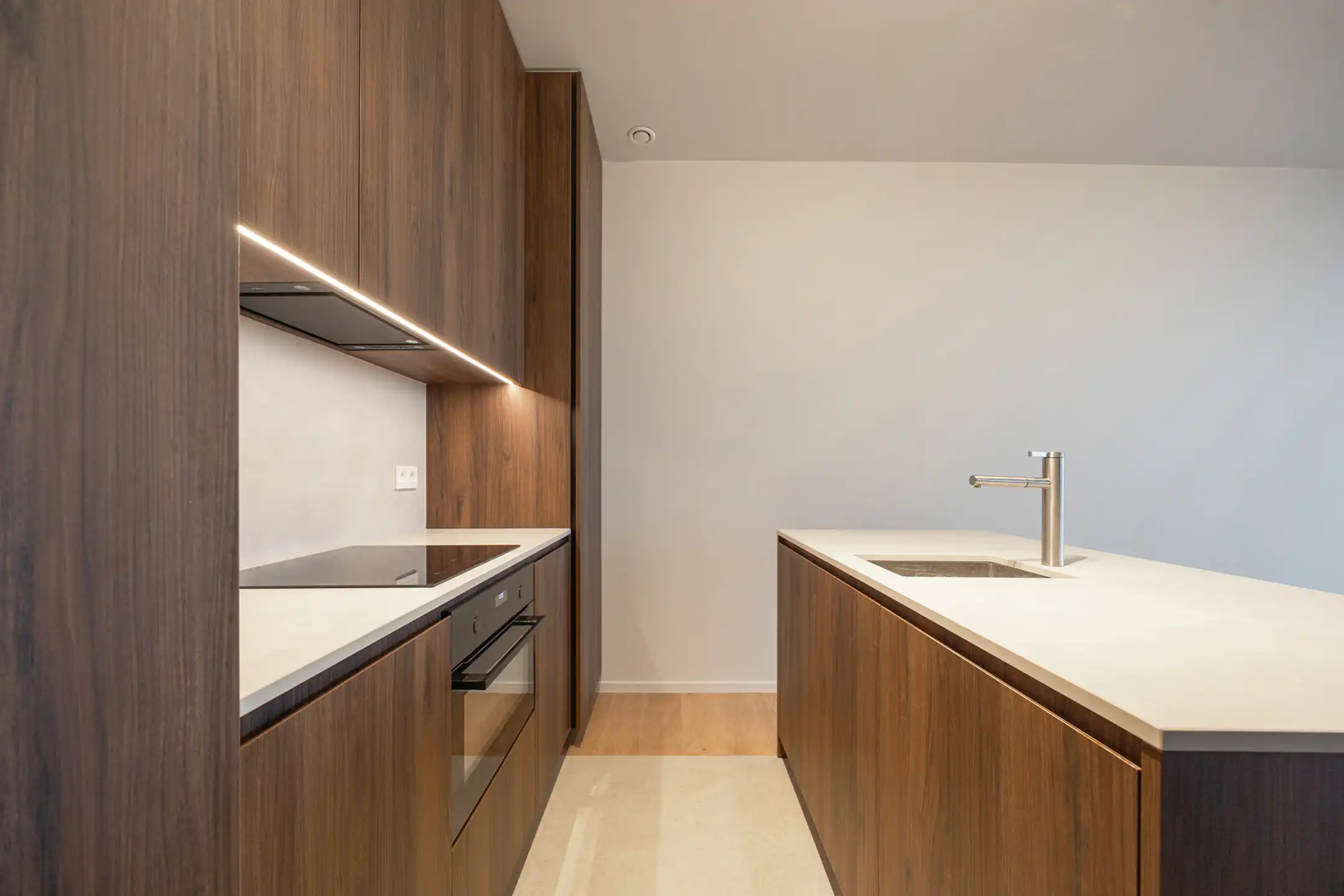 ANTWERPEN - Antwerp Tower  foto 4