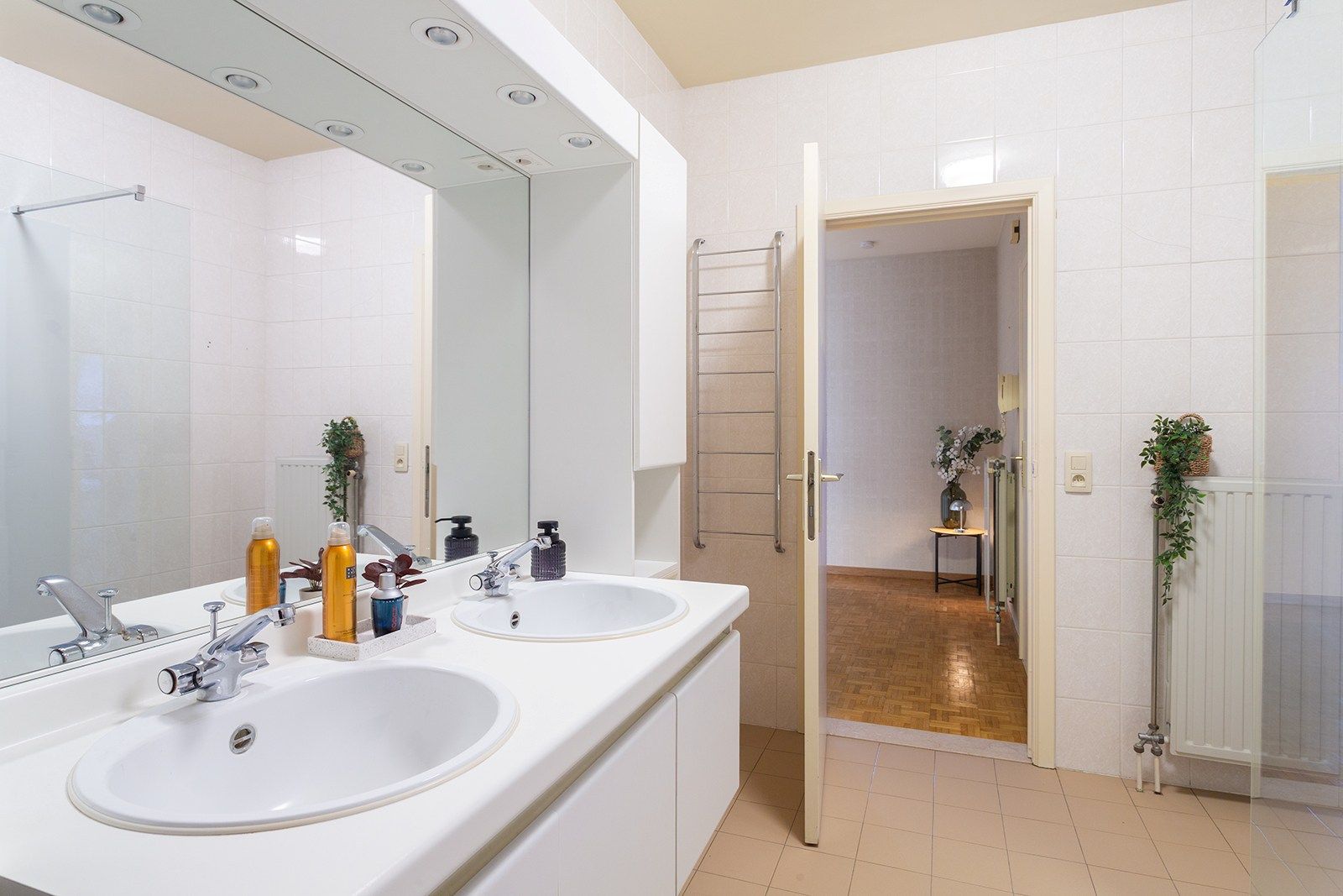 2 slaapkamer appartement met veel lichtinval foto 26