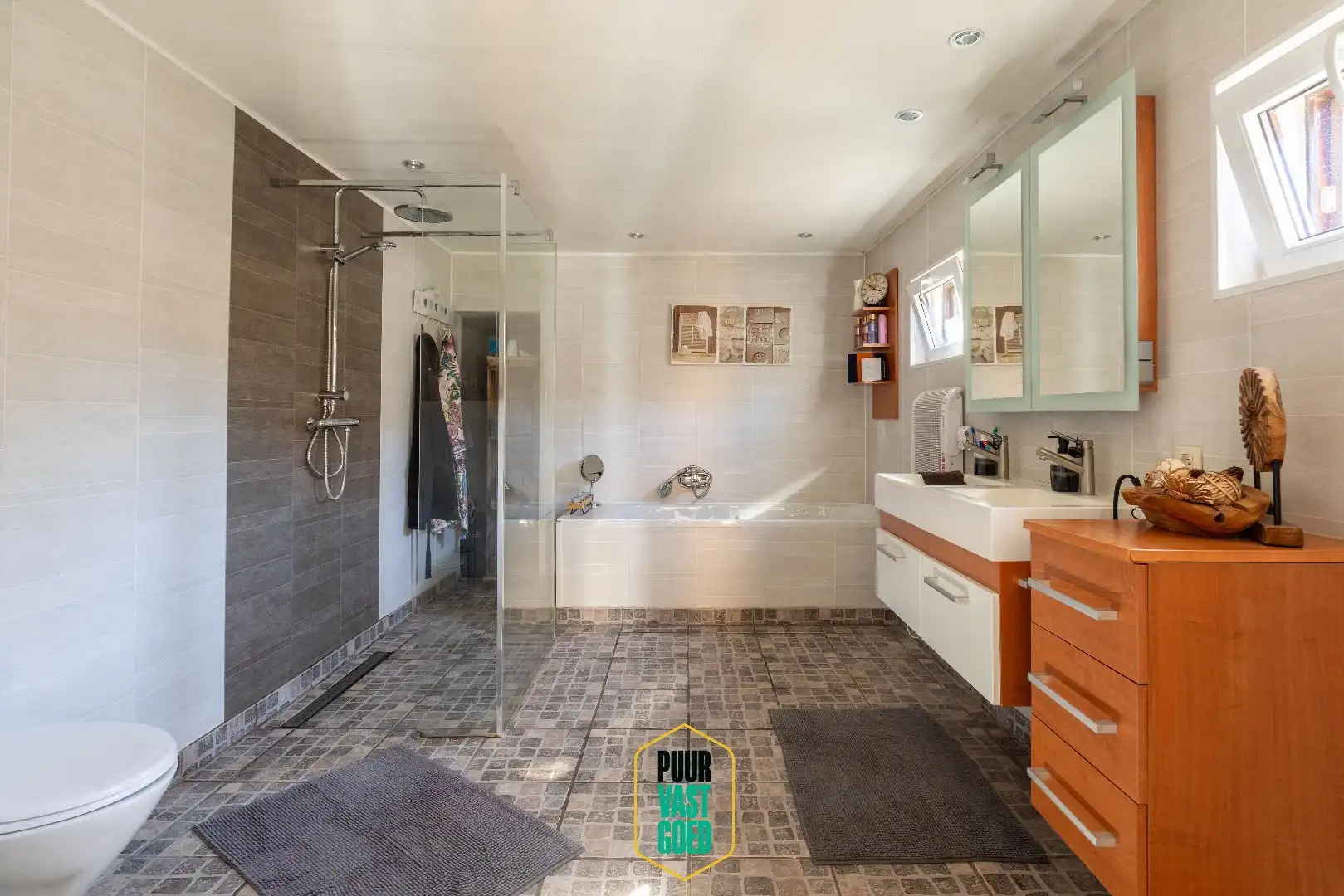 Verzorgde comfortabele halfopen wonig op 476 m² grond, met aangename tuin foto 11