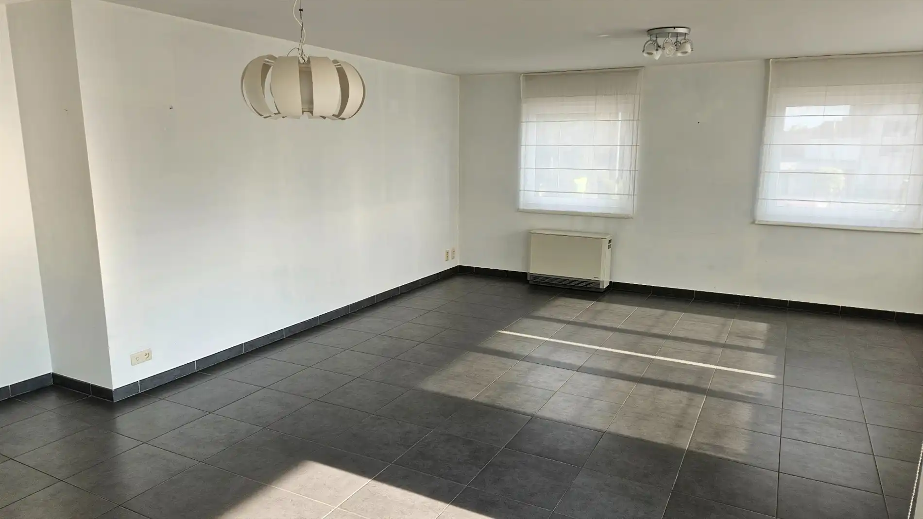 Ruim appartement met 2 slk, terras en garage foto 10