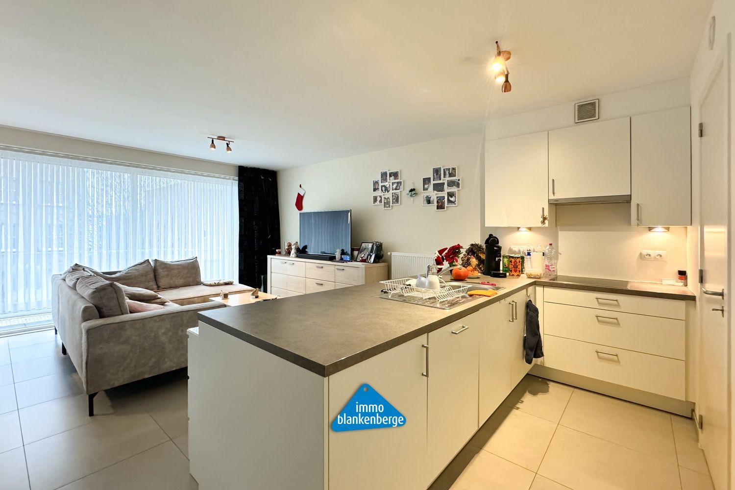 Ruim en modern appartement met twee slaapkamers foto 4