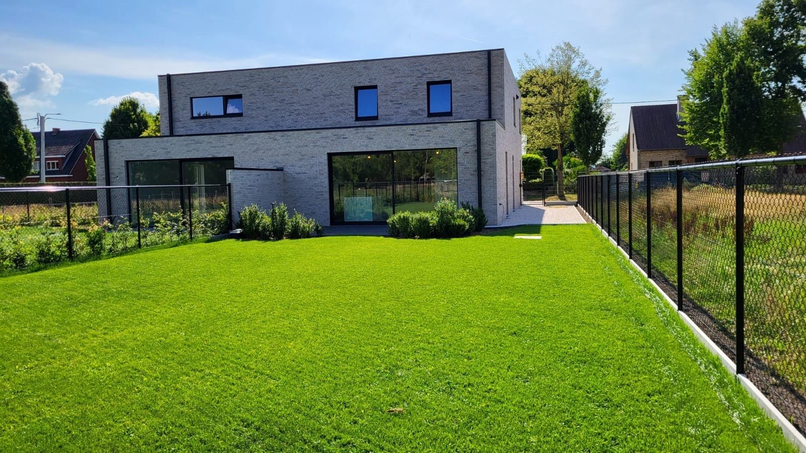 Prachtige HOB nieuwbouwwoning (2024) met 3 slaapkamers te Kalmthout! foto {{pictureIndex}}