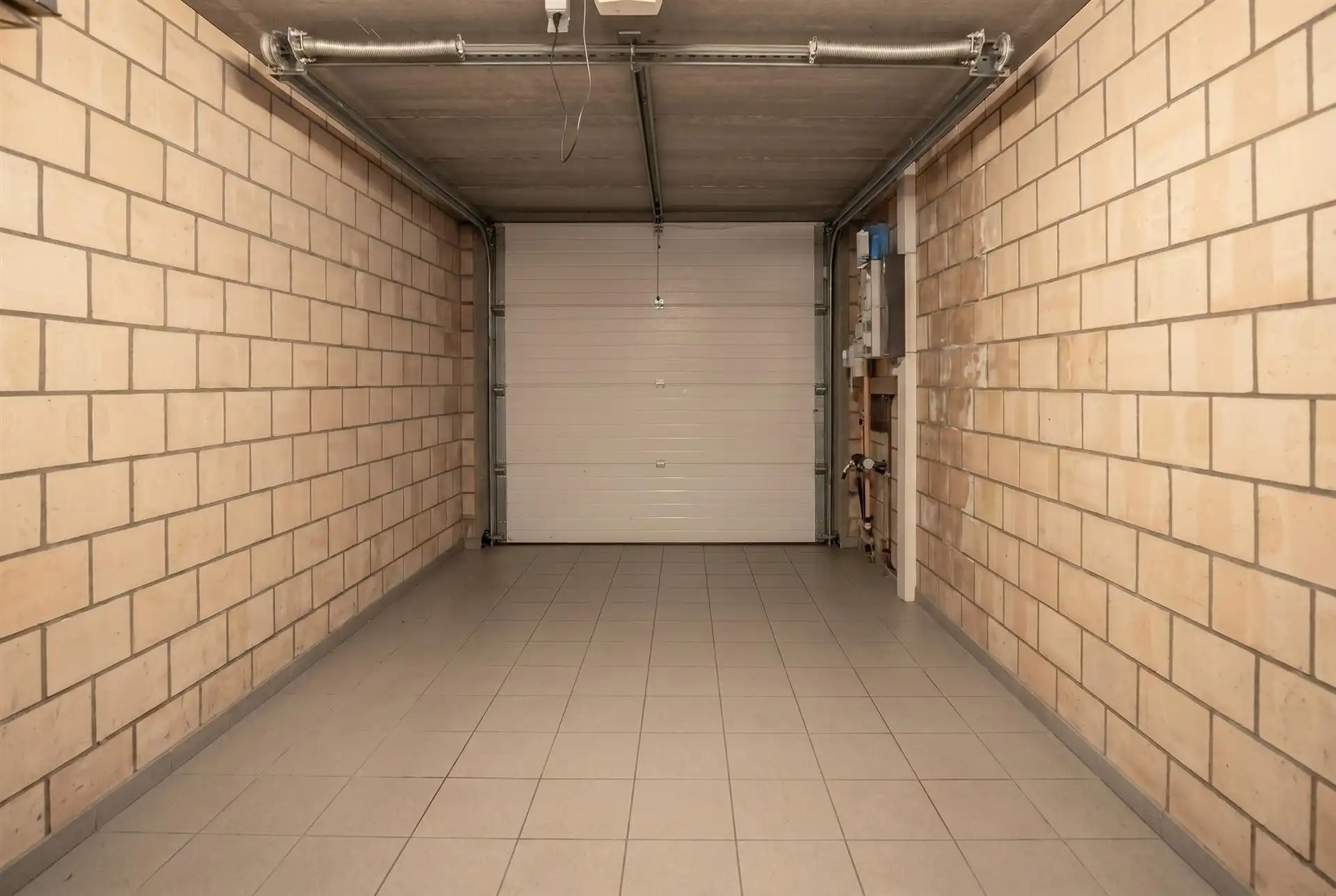 Recente woning met garage en 3 slaapkamers. foto 12