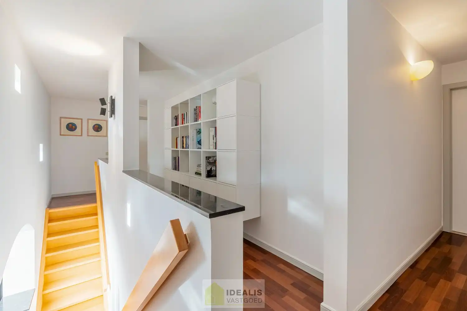 EXTRA RUIME VILLA MET EEN PRACHTIG LICHTRIJKE LEEFRUIMTE, RUIME KEUKEN, 4 SLAAPKAMERS, 2 BADKAMERS EN EEN RUIM PRAKTIJK/KANTOORGEDEELTE OP EEN RIANT EN CENTRAAL PERCEEL VAN MAAR LIEFST 16A 27CA OP EEN GUNSTIGE LOCATIE NABIJ HET CENTRUM VAN ACHEL! foto 32