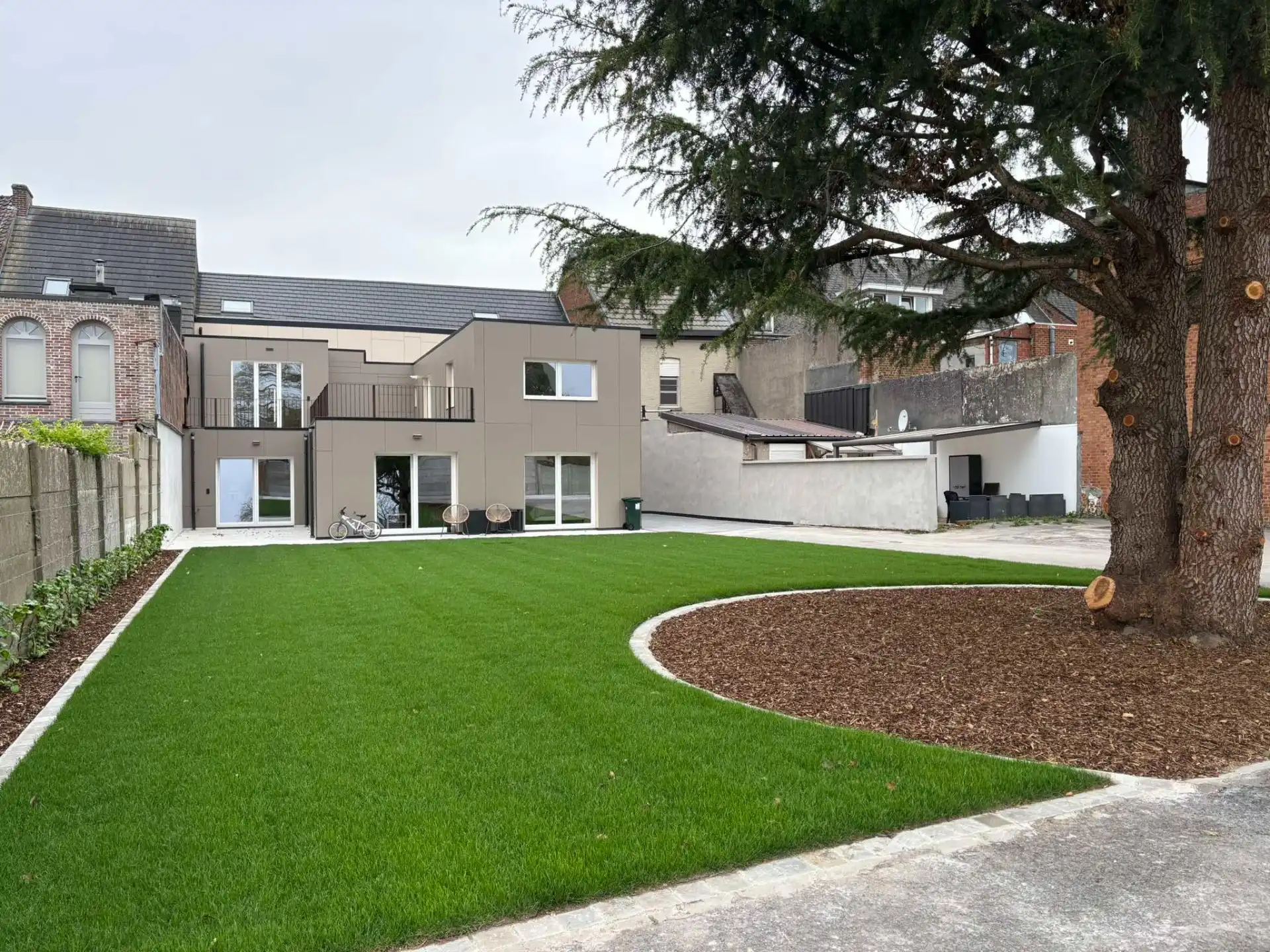 Autostaanplaatsen te huur in centrum Brakel foto 4