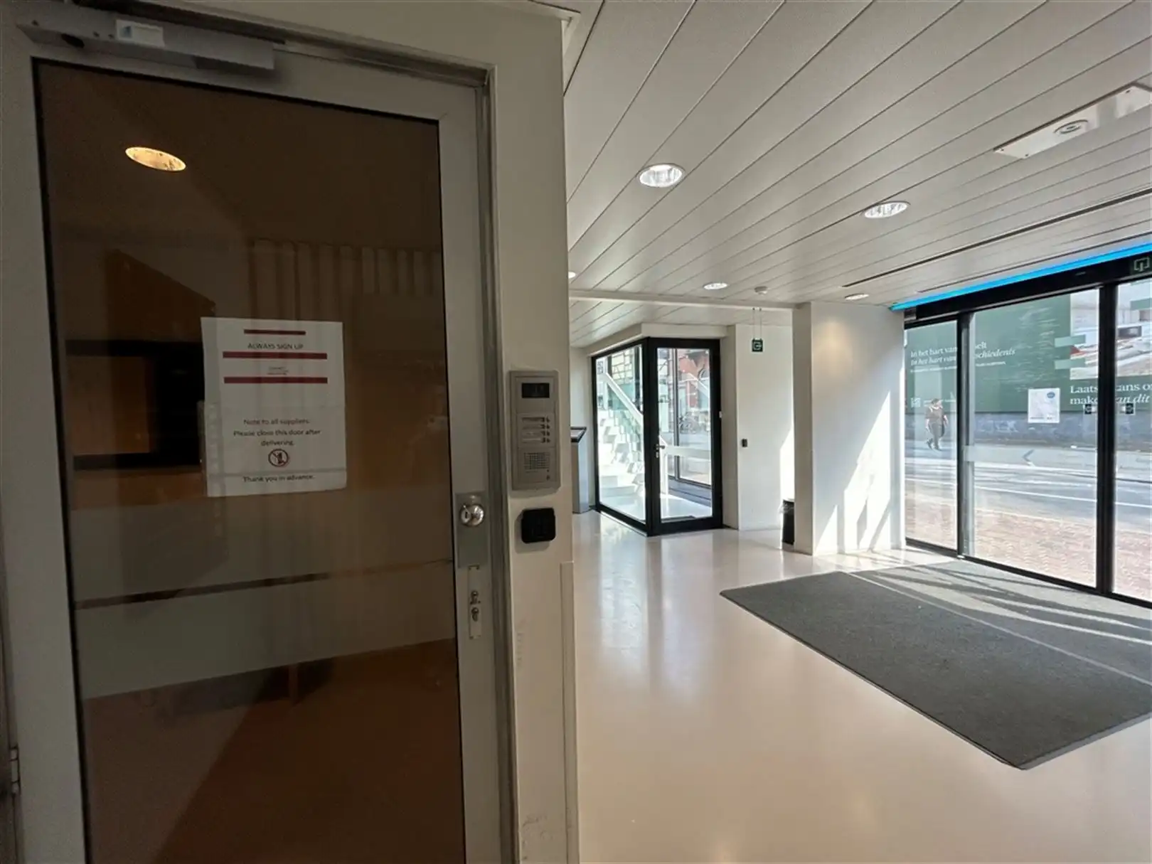 Kantoorgebouw foto 19