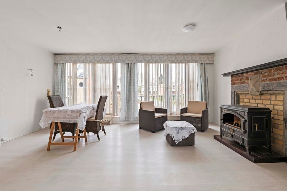 HALFOPEN BEBOUWING MET GARAGE EN GROTE TUIN IN TONGEREN foto 17