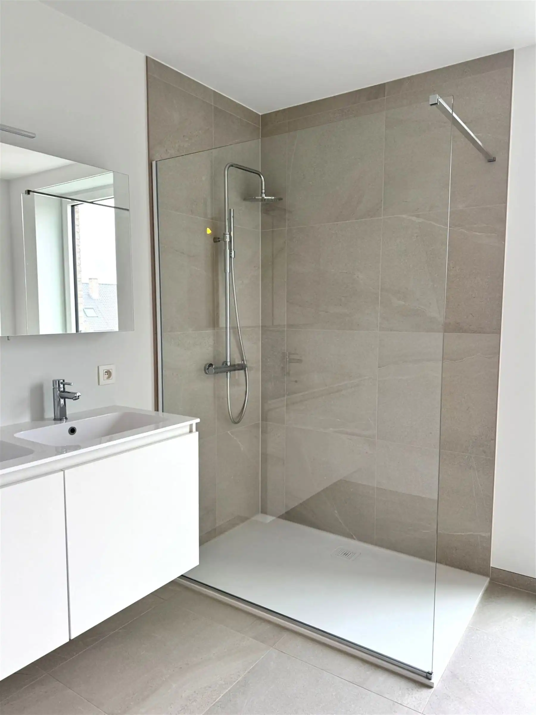 Nieuwbouwwoning met alle comfort foto 9