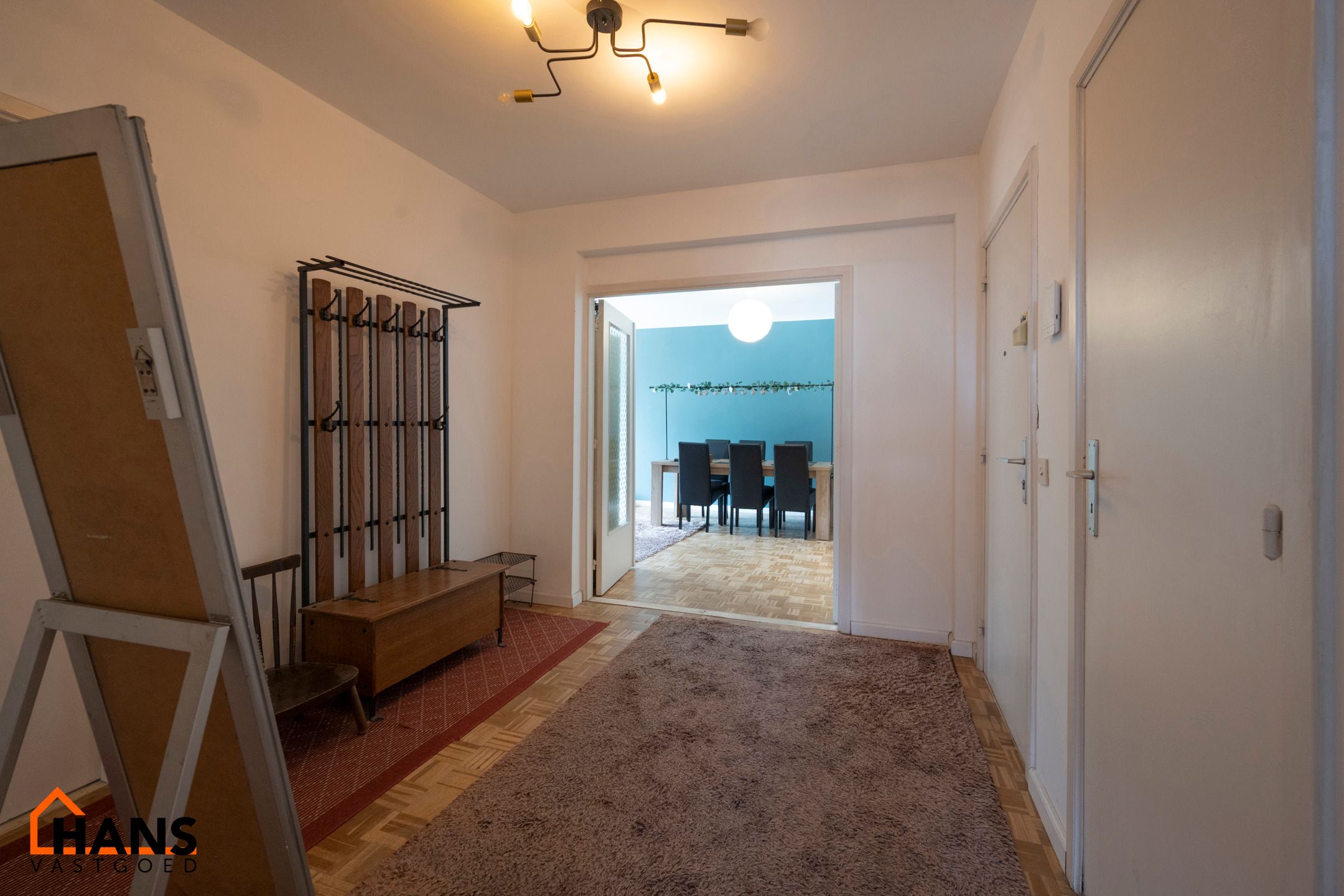 Riant appartement + staanplaats + kelder foto 16