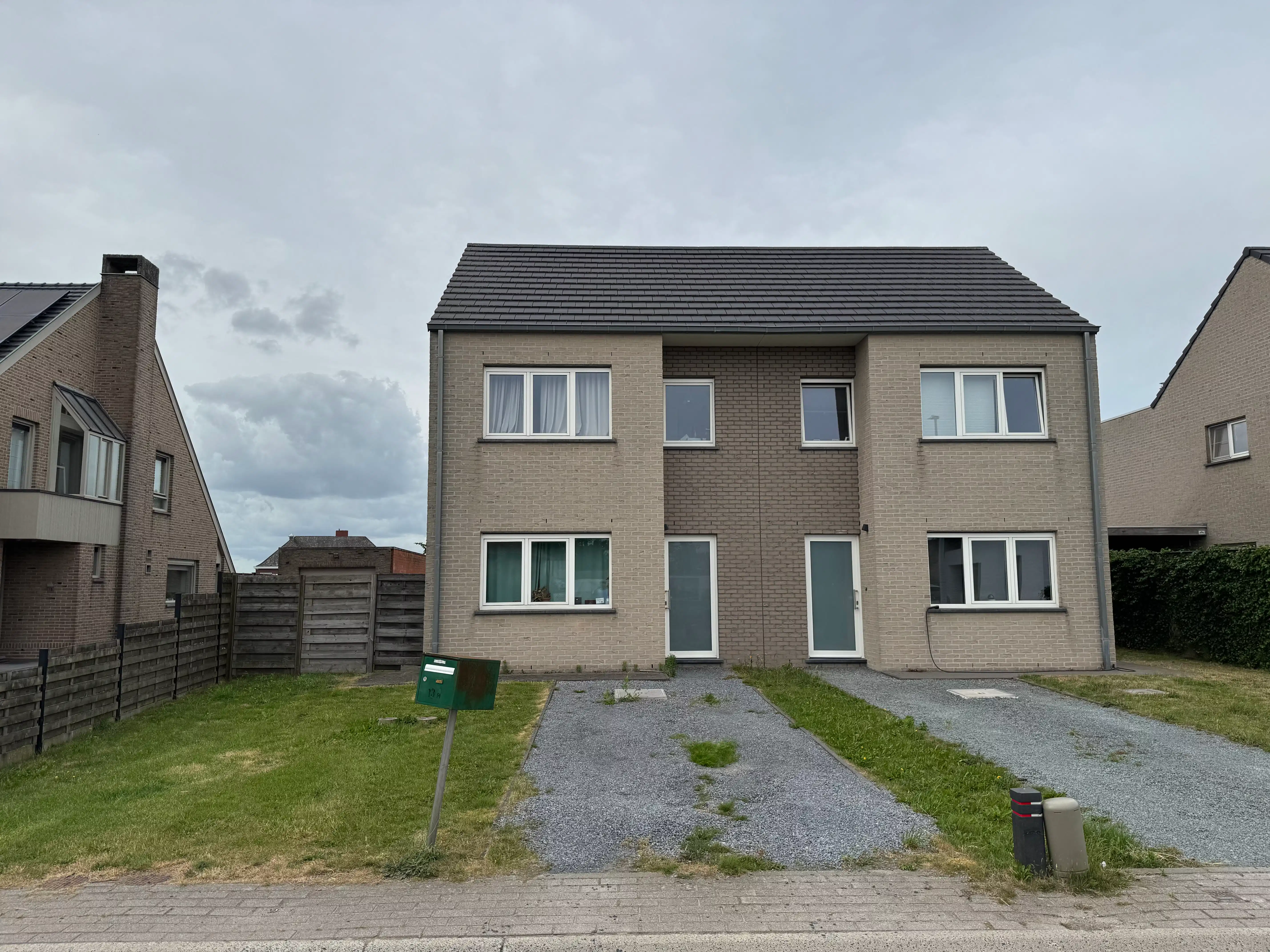 Ruime halfopen bebouwing met grote tuin in Vinkt foto {{pictureIndex}}