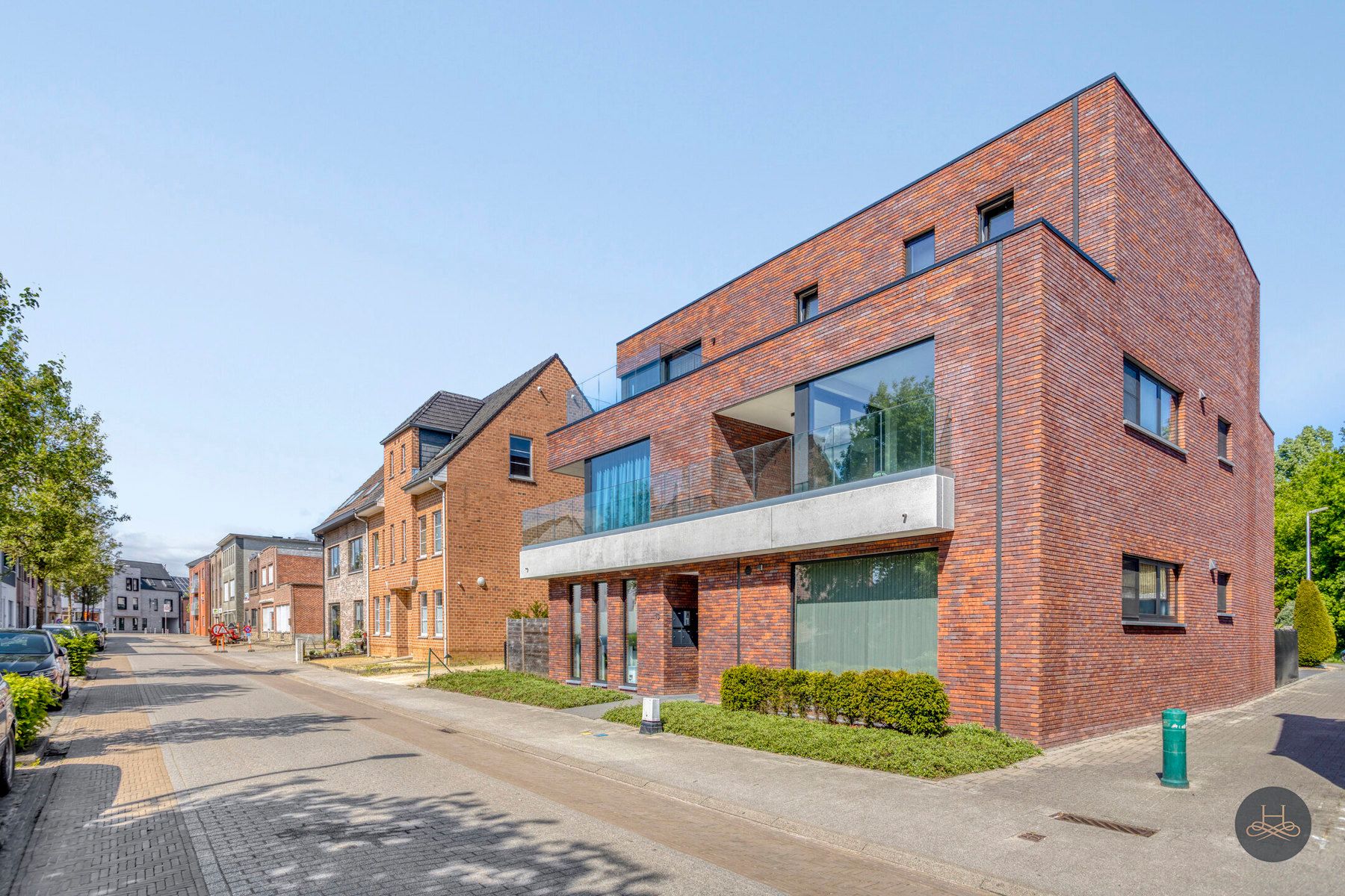 Lichtrijk, recent gelijkvloers appartement met toffe tuin foto 2