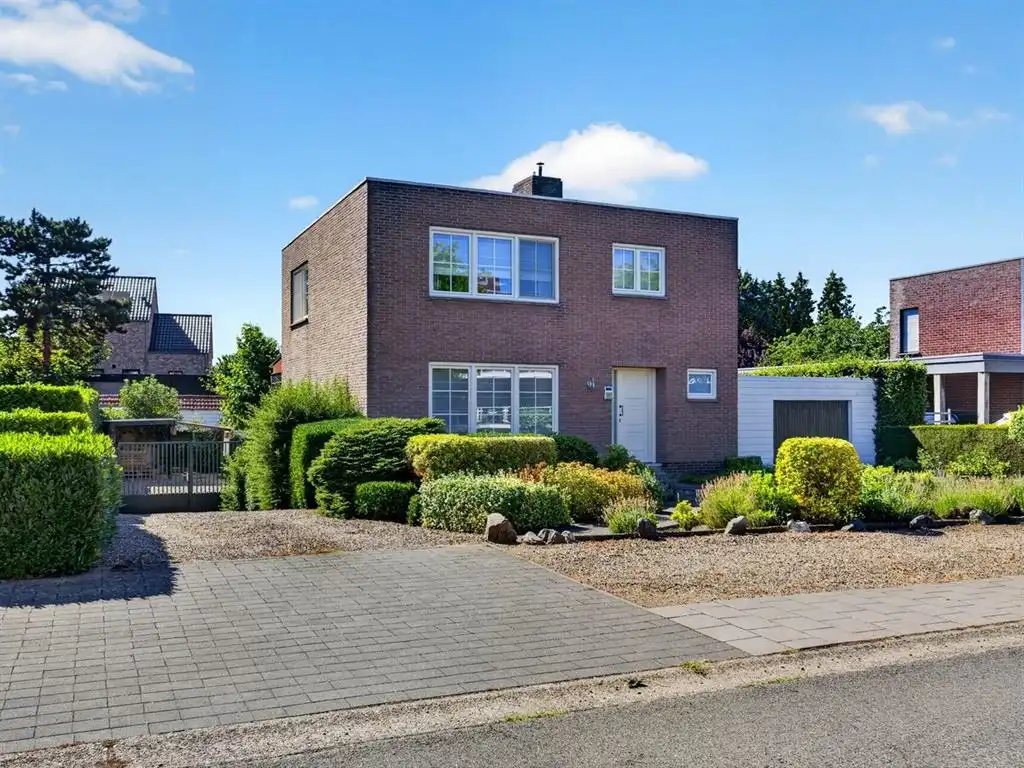 Goed onderhouden vrijstaande woning foto 2