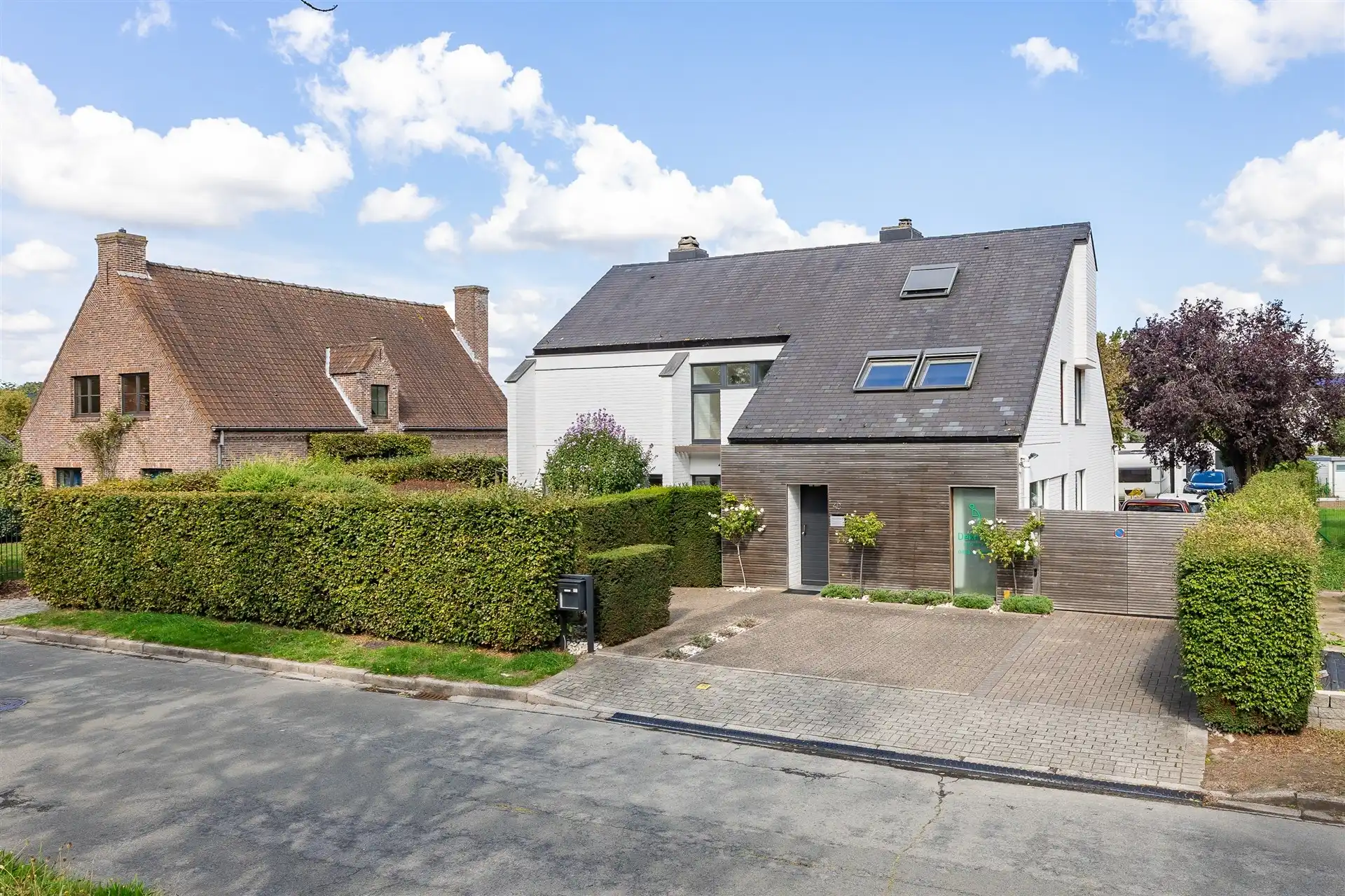 Riante woning met 4 slaapkamers , tuin en praktijk foto {{pictureIndex}}