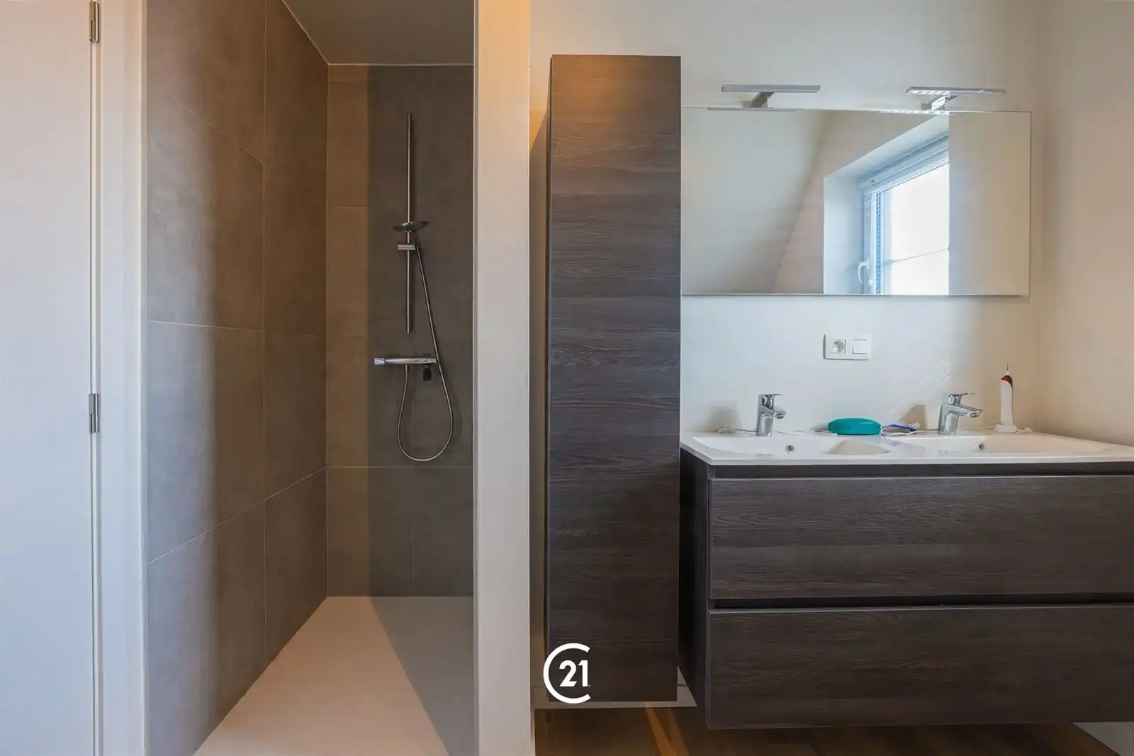 Prachtig duplexappartement met 3 kamers en groot terras met subliem uitzicht foto 19