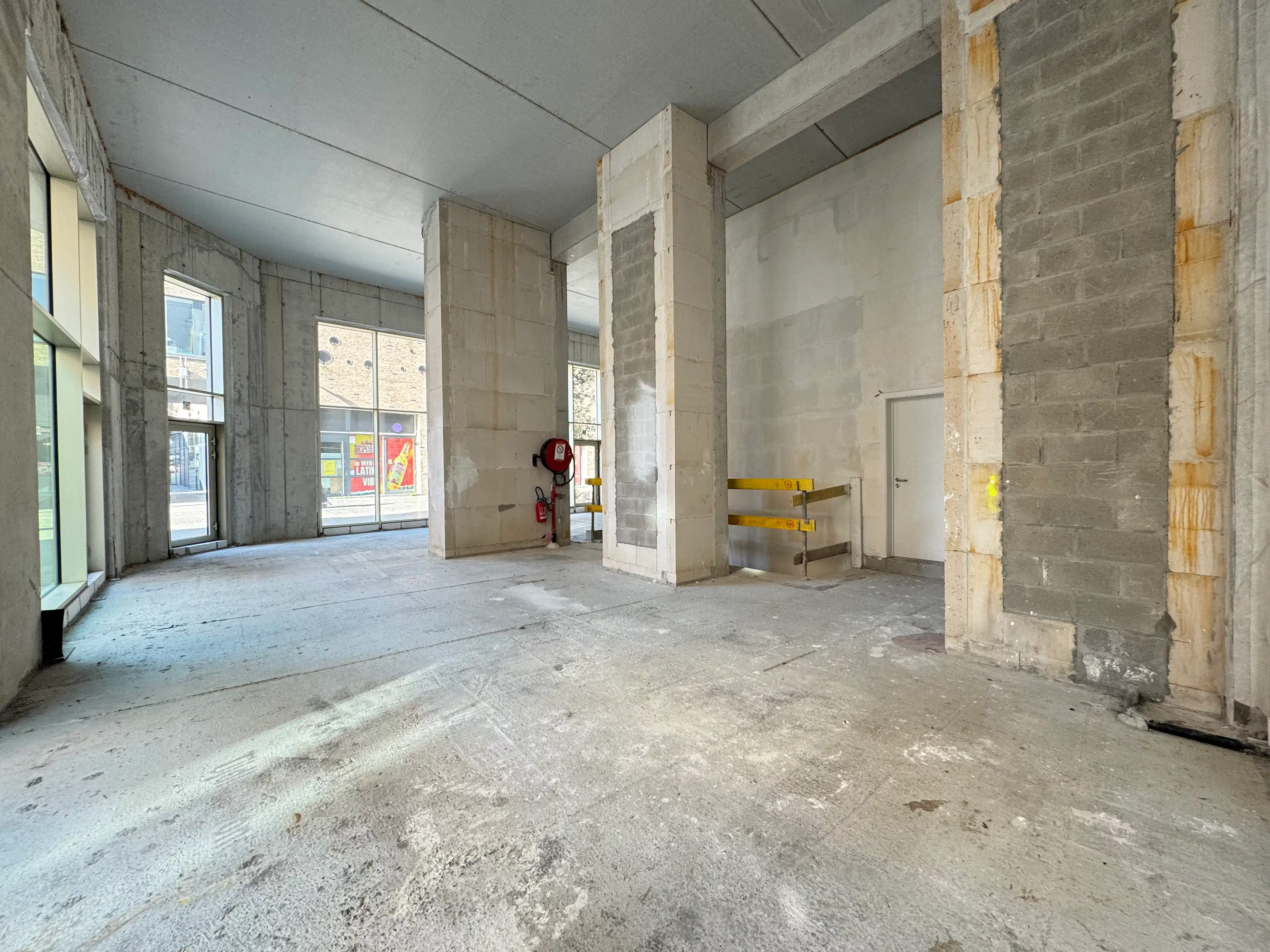 Handelsgelijkvloers 101m² foto 2