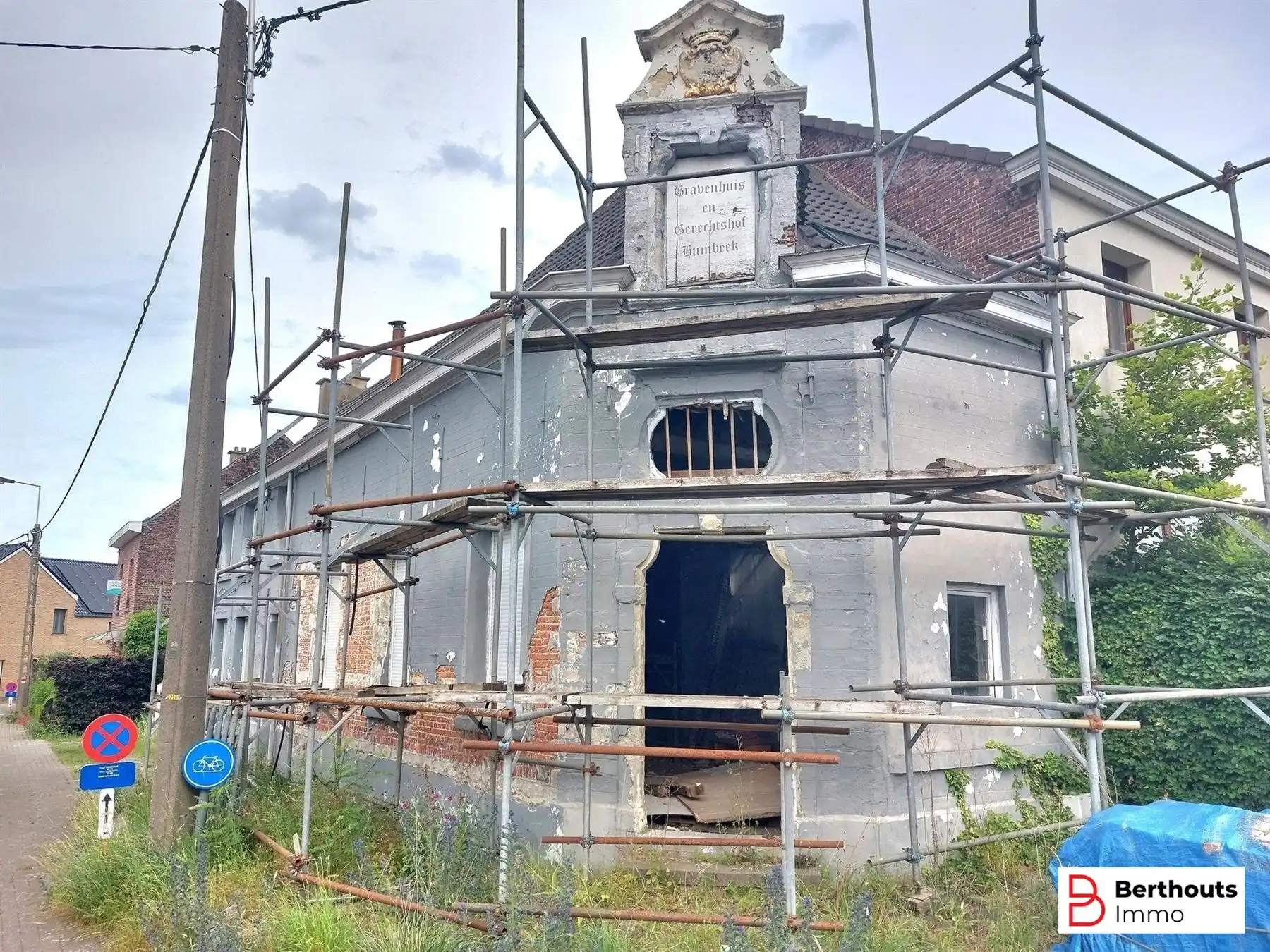 VOLLEDIG TE RENOVEREN, KARAKTERVOLLE WONING foto 2