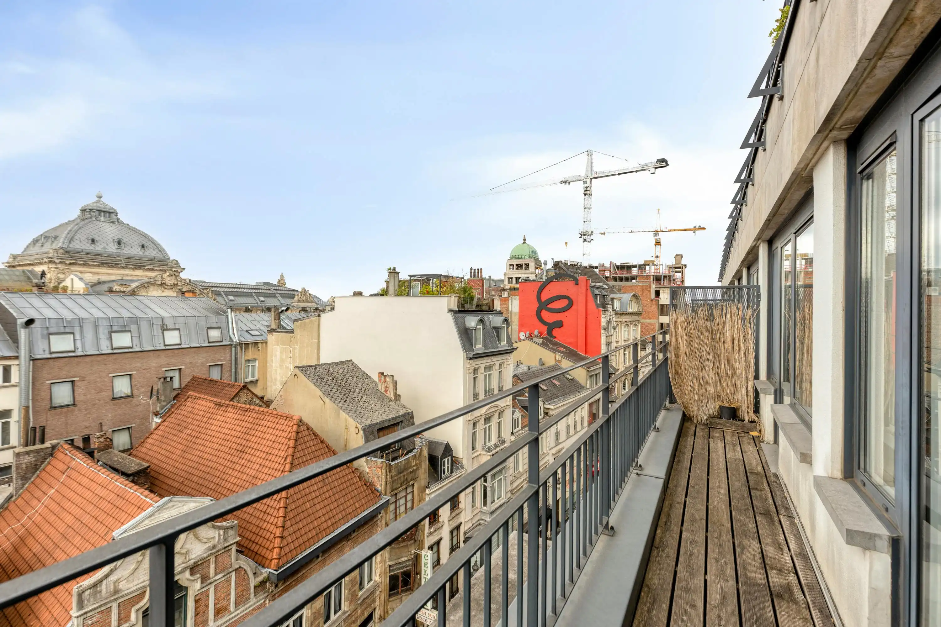 Lichtrijke Studio te Koop in Hartje Brussel foto 3