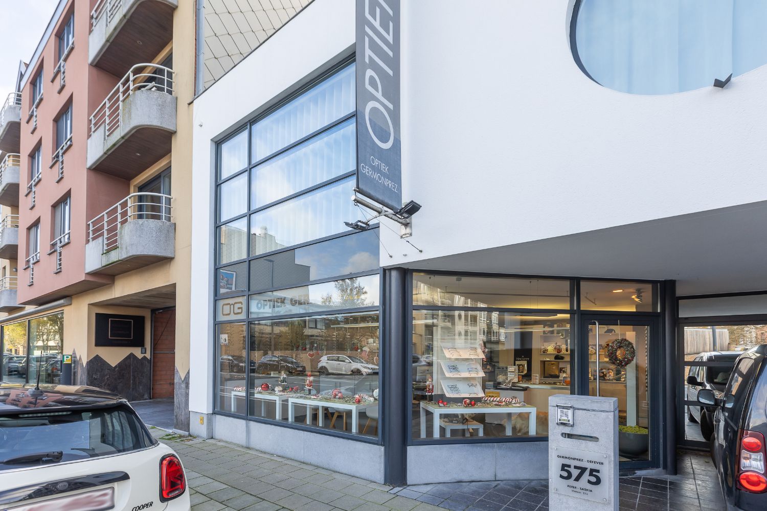 Moderne woning met handelsruimte op commerciële ligging! foto 2