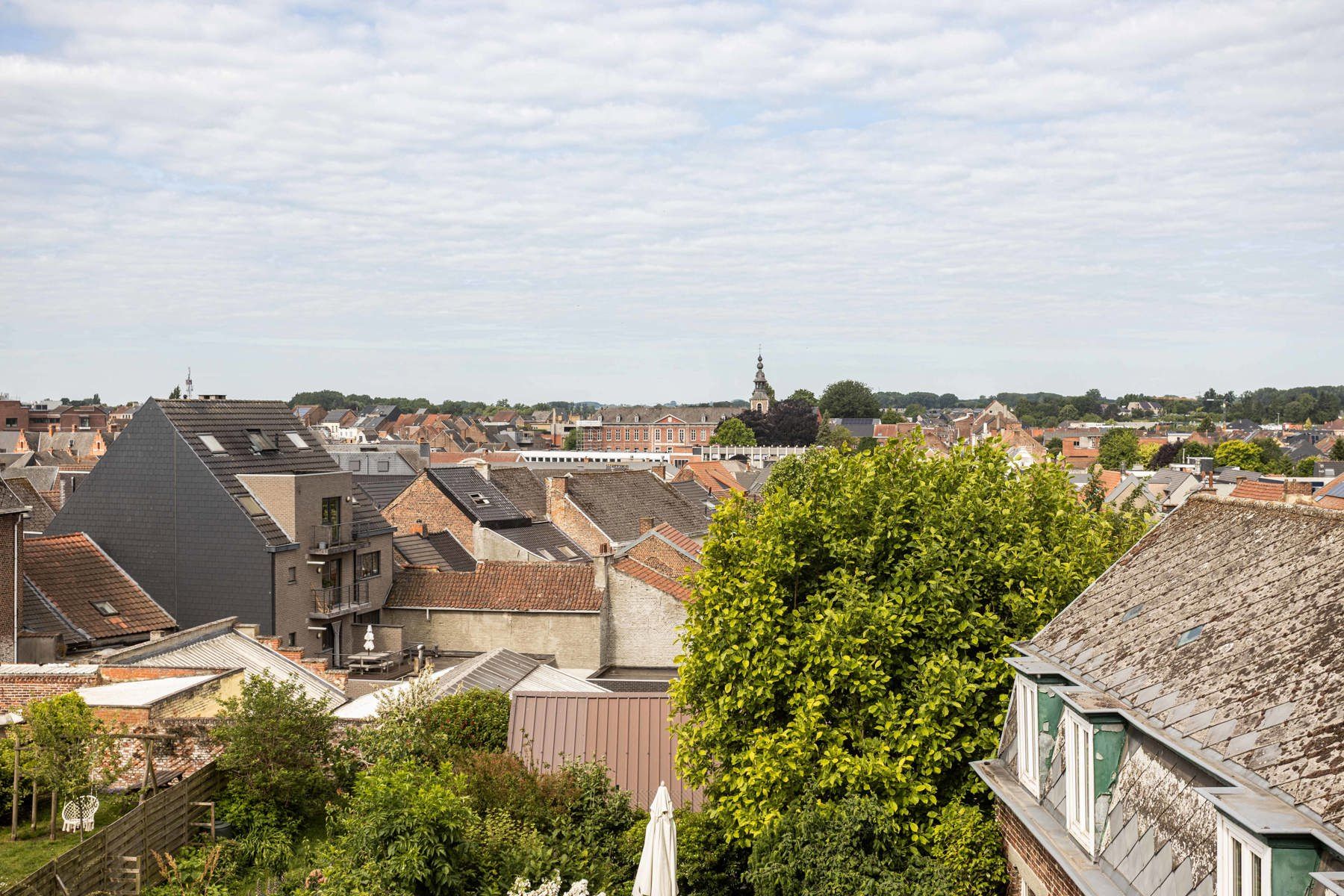 Stijlvolle rijwoning in hartje Geraardsbergen met tuin foto 19