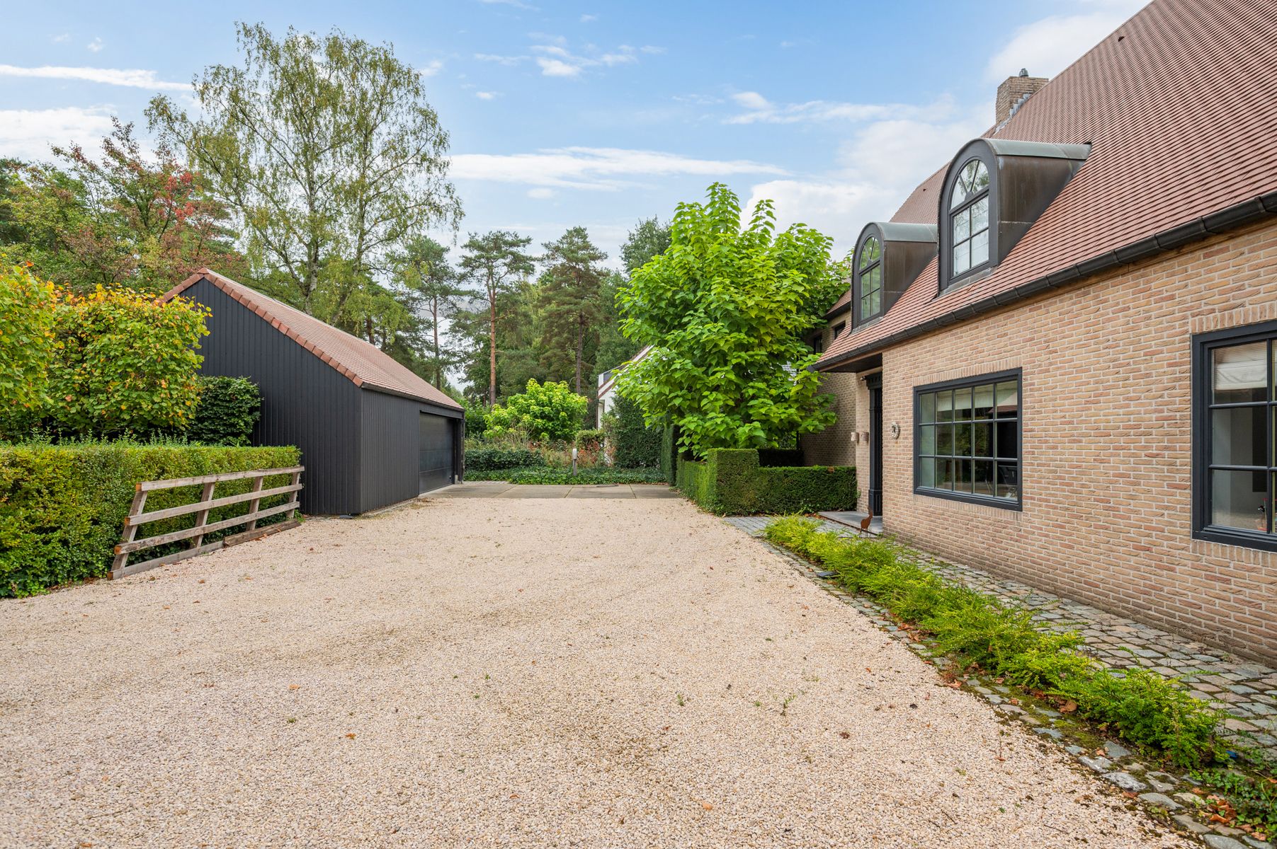 Energiezuinige villa met zwembad en poolhouse op ca.3.273 m² foto 2