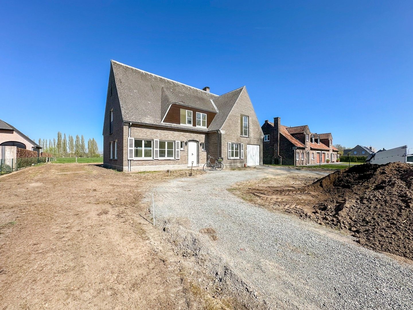 Totaal gerenoveerde villa met adembenemend zicht – nabij centrum Aalter foto {{pictureIndex}}