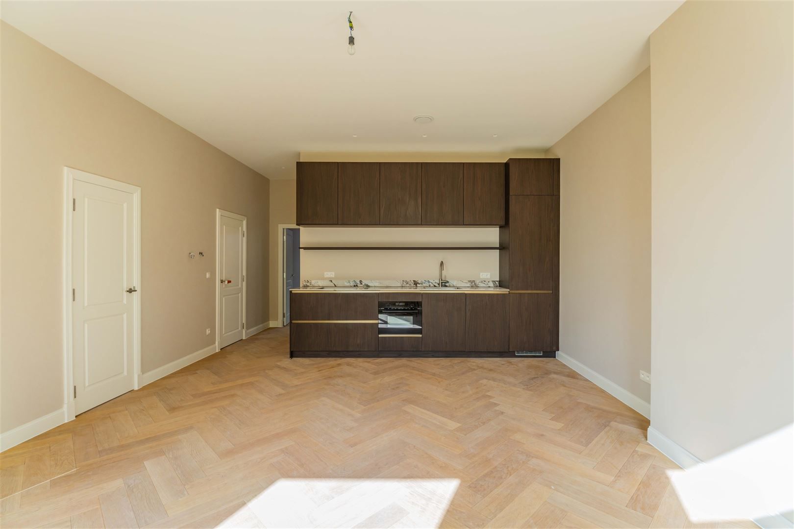 Grandeur in topnotch renovatieproject foto 2