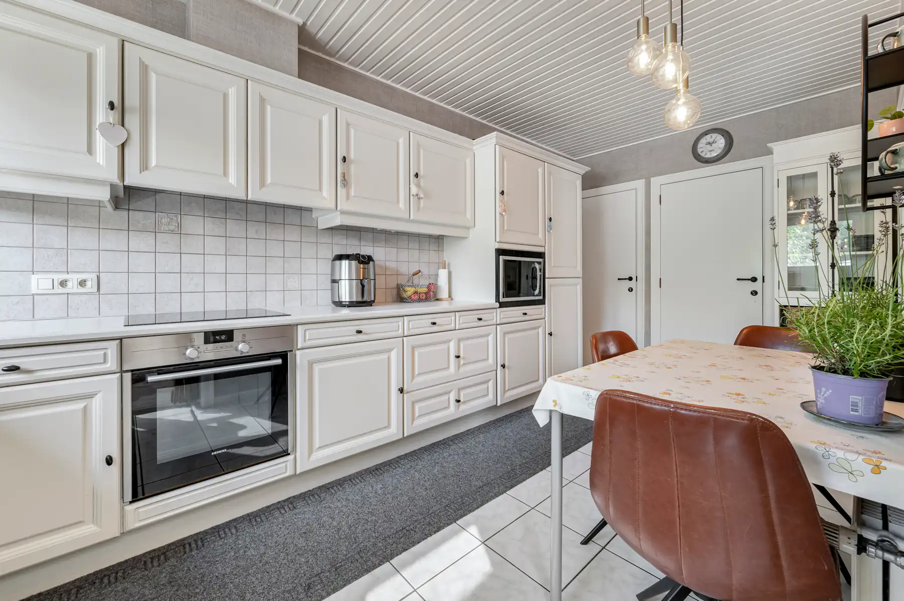 Instapklare woning met 4 slaapkamers op toplocatie foto 10