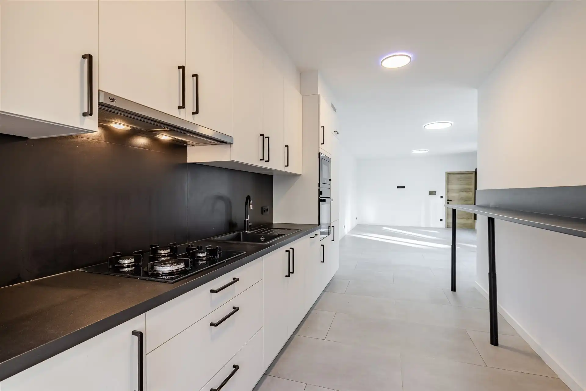 Top gerenoveerde woning met 4 slks, garage en terrassen foto 7