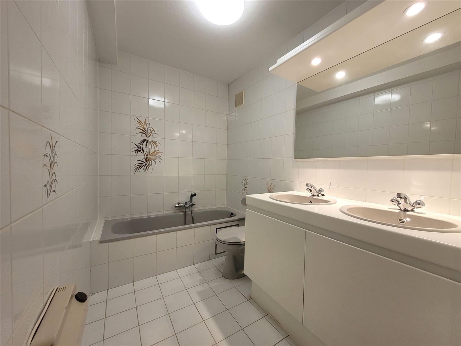 Gemeubeld 3-slaapkamerappartement met spectaculair zeezicht foto 21