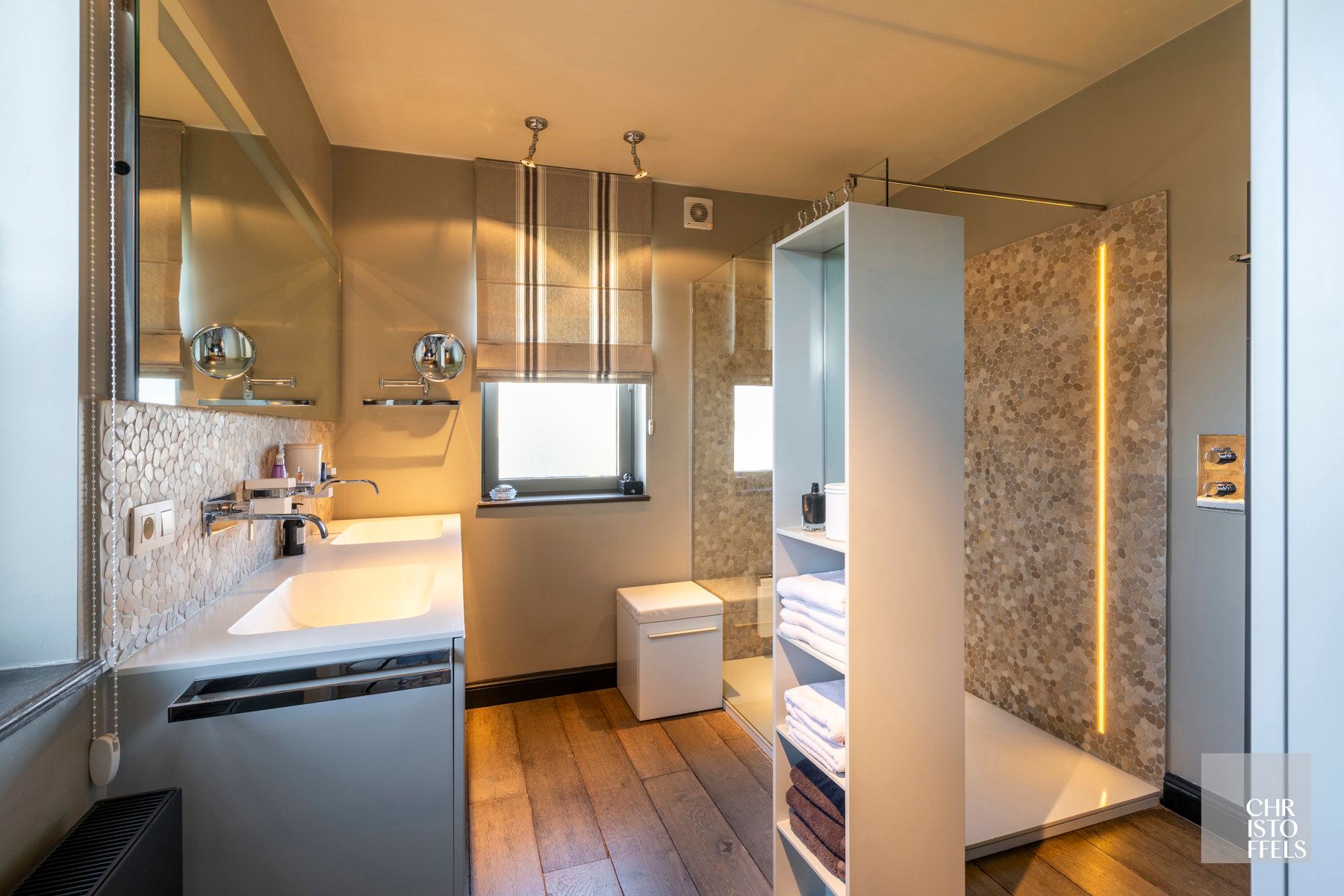 Luxe penthouse van 239m² met 34m² terrassen in hartje Zutendaal! foto 8