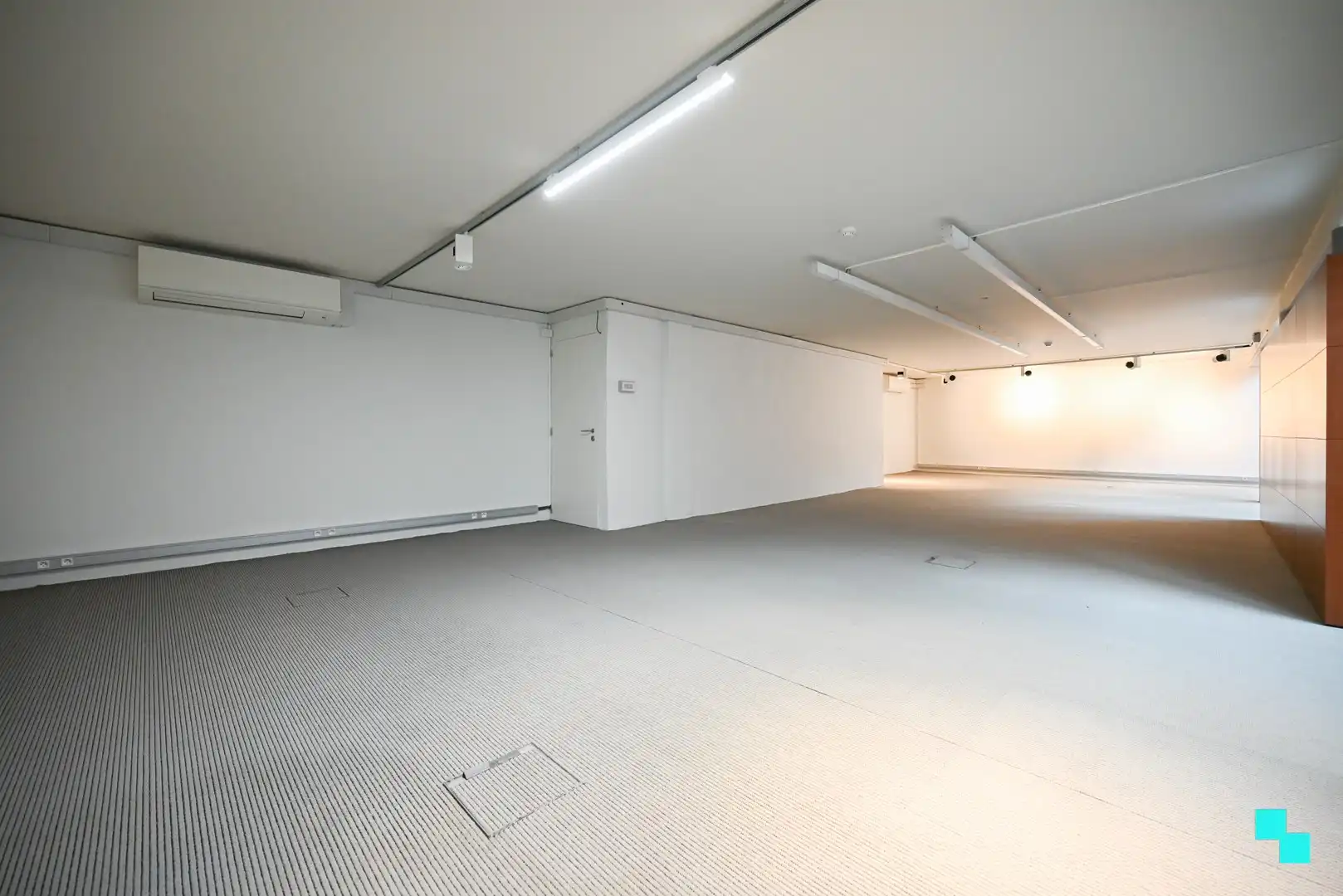 Commercieel gebouw van ca. 206 m² in het centrum van Izegem foto 15