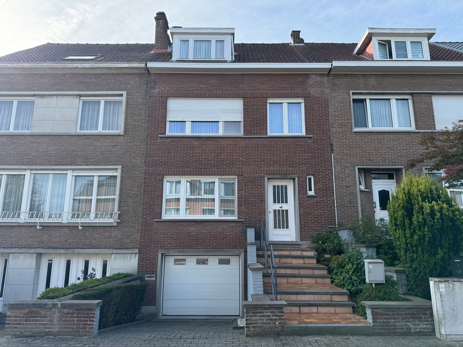 Rustig gelegen woning met 3 slaapkamers, garage en tuin foto 1