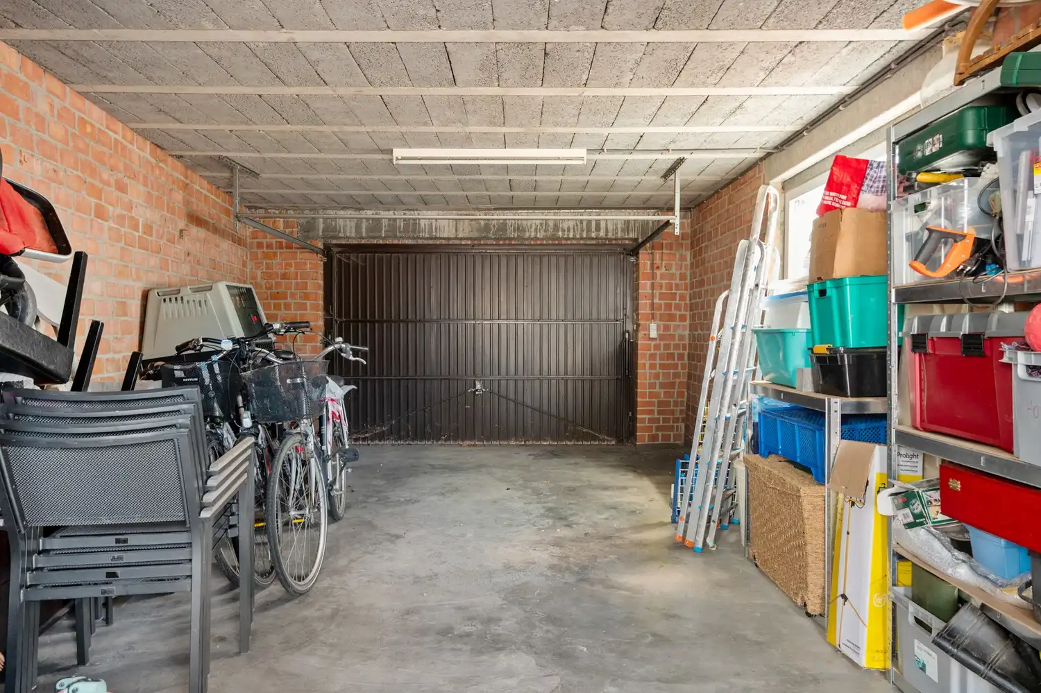Gerenoveerde HOB met 3 slpkrs, aparte garage en leuke tuin in centrum van Rijmenam foto 11