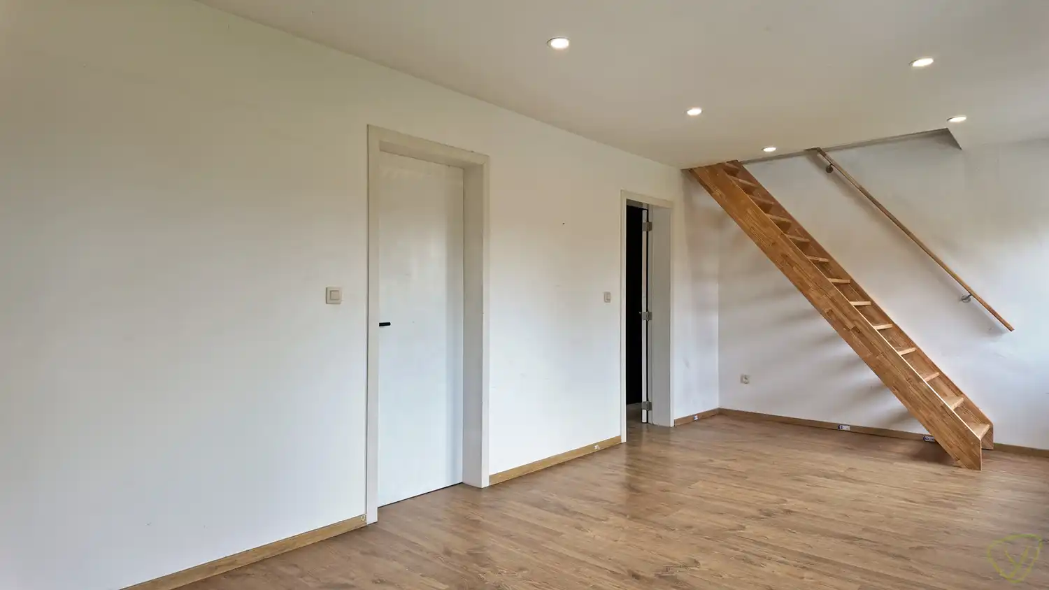 Volledig vernieuwde woning met luxueuze afwerking in Gentweg, Lembeke! foto 14