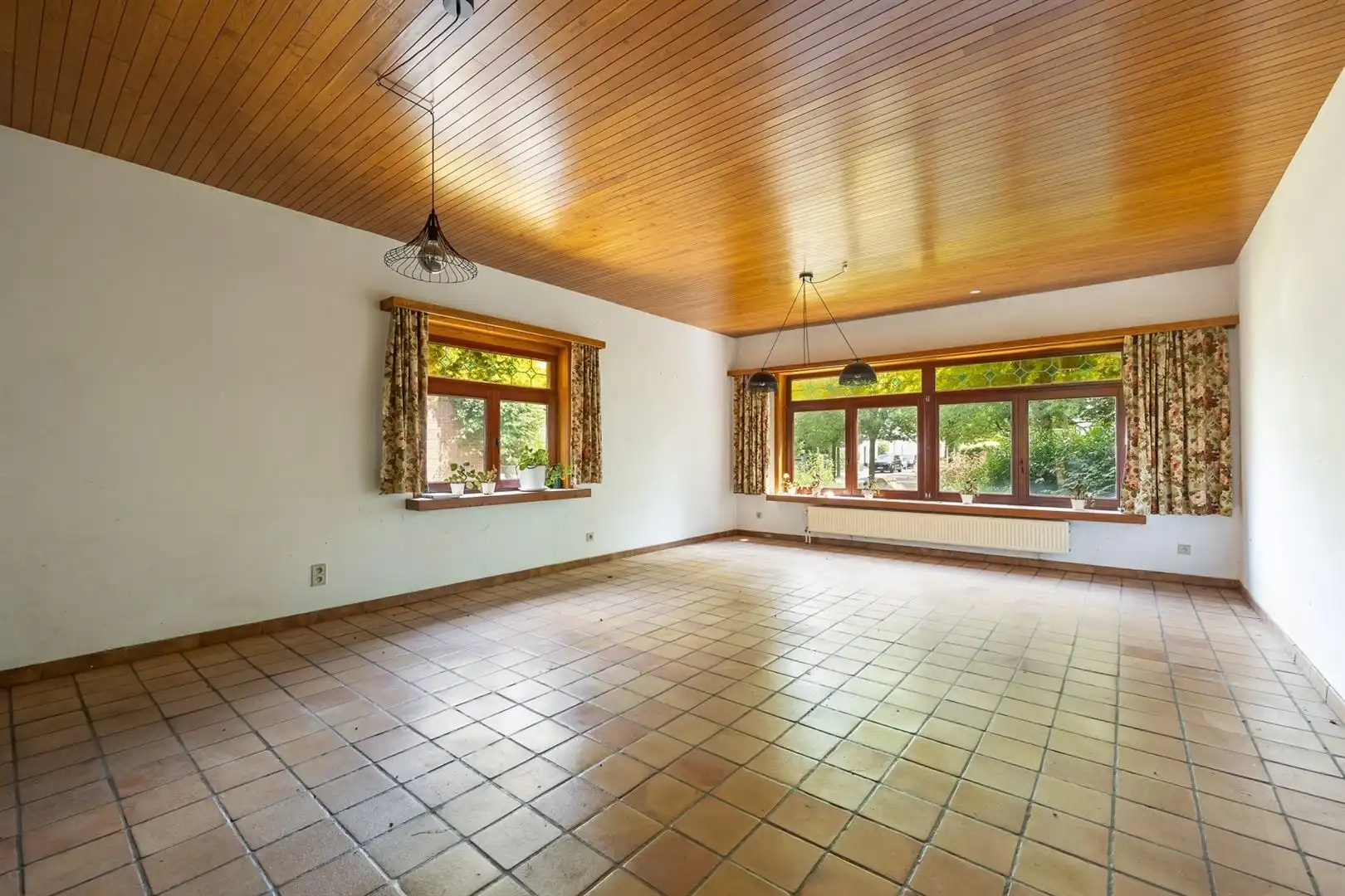 Karaktervolle half open villa met grote tuin 1.189m² in een rustige straat. foto 7