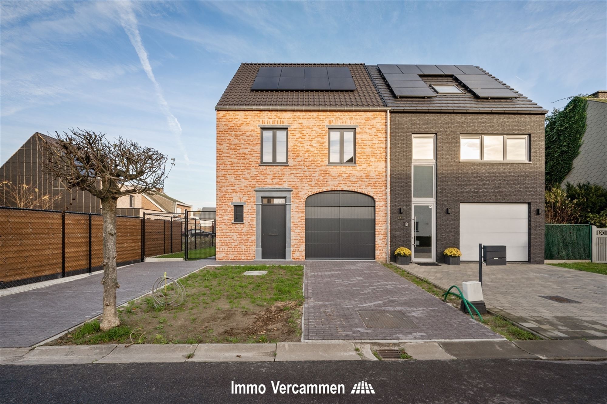 Nieuwbouwwoning met 4 slaapkamers te Blaasveld foto {{pictureIndex}}